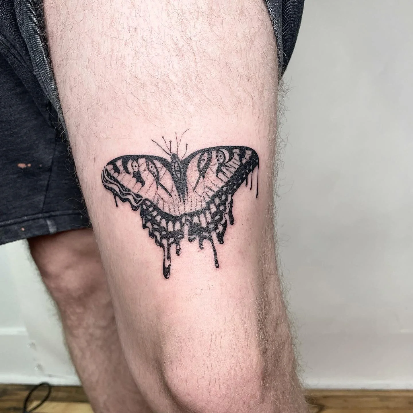 Trippy butterly 🦋 🌀 #butterflytattoos #trippybutterflytattoo #eyeballstattoo #freshinktattoo #portlandtattooshop #portlandtattoo #finelinetattoo #blackandgreytattoo #blackworkerssubmission #queertattooartist #qttr #queertattooportland #oregontattoo