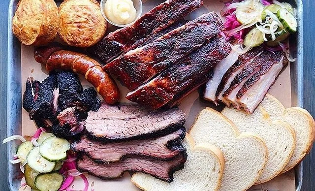 🇺🇸Happy Memorial Day 🇺🇸
We are taking this Monday to remember those who gave their lives to serve our country and we are OPEN to serve the traditional Memorial Day meal to all of your families. 
Barbecue brings us all together 💕 Call or order on