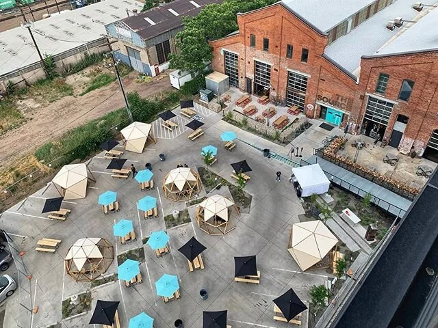 Celebrate Juneteenth at OutSource! 
Frozen cocktails, cheap wine and our full menu is available for purchase in the event space 🎊
.
.
.
.
.
.
.
.
.
.
.
#denvercolorado #denver #denverrestaurants #localdenver #denversbest #denvereatsntreats #denverea