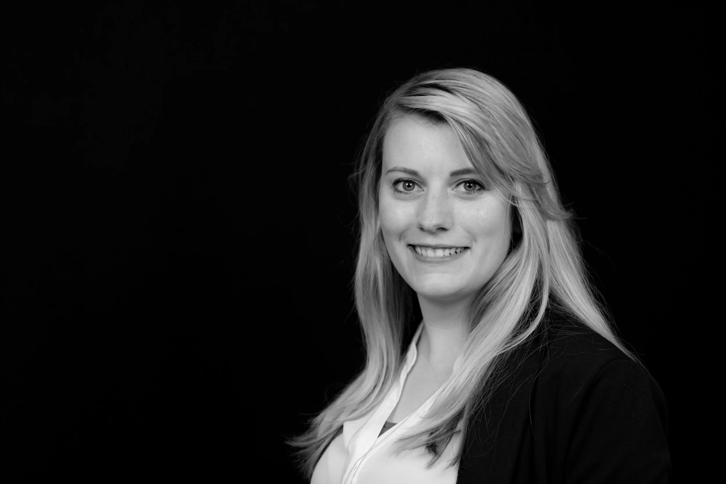 Shooting Ursula_na-1-bw.jpg