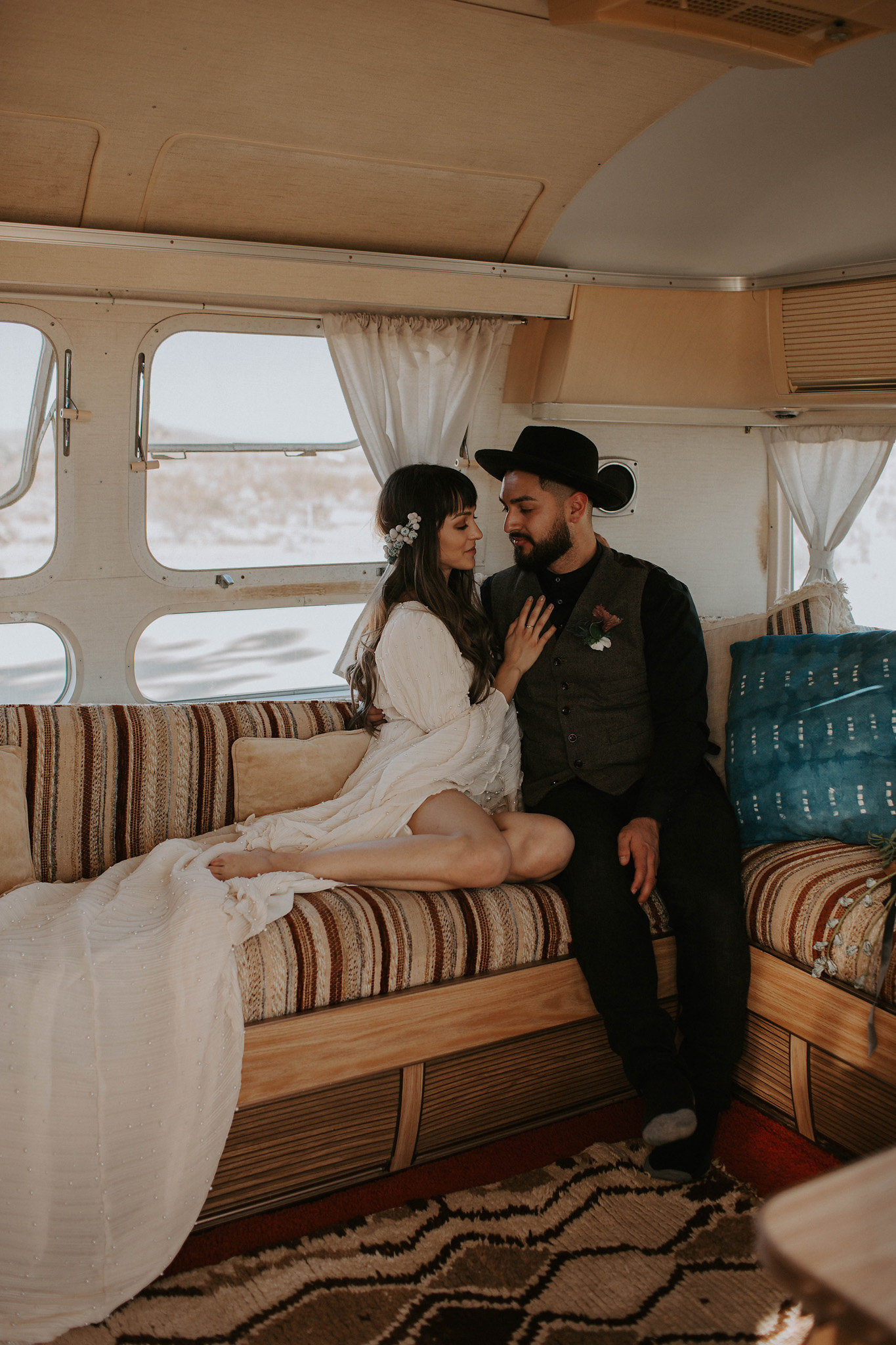 Joshua-Tree-Airbnb-Elopement-15.jpg