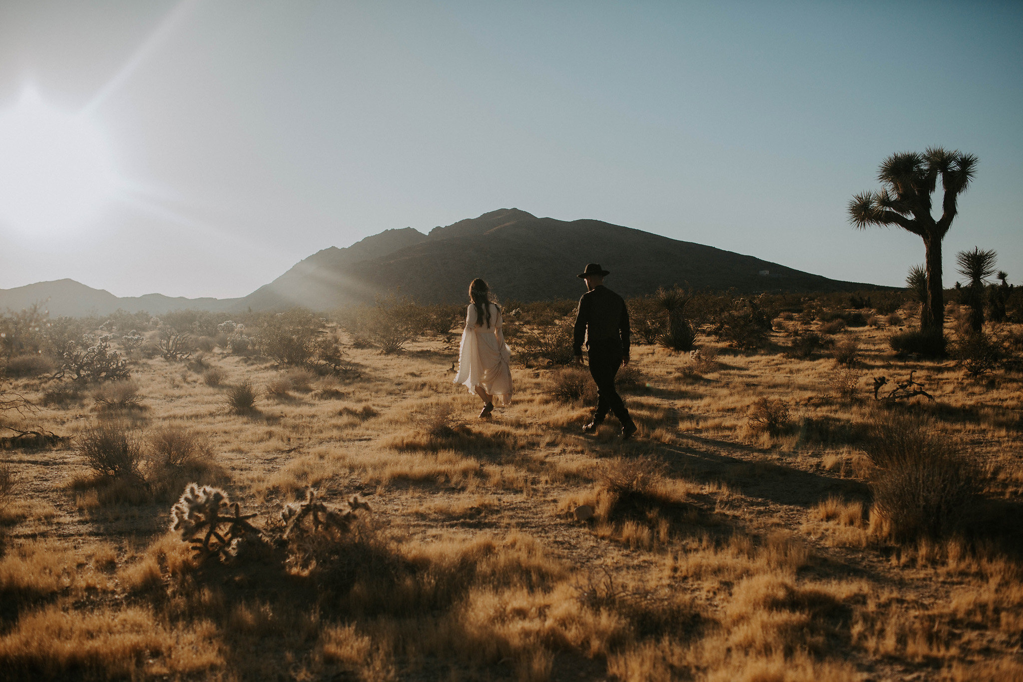 Joshua-Tree-Airbnb-Elopement-28.jpg