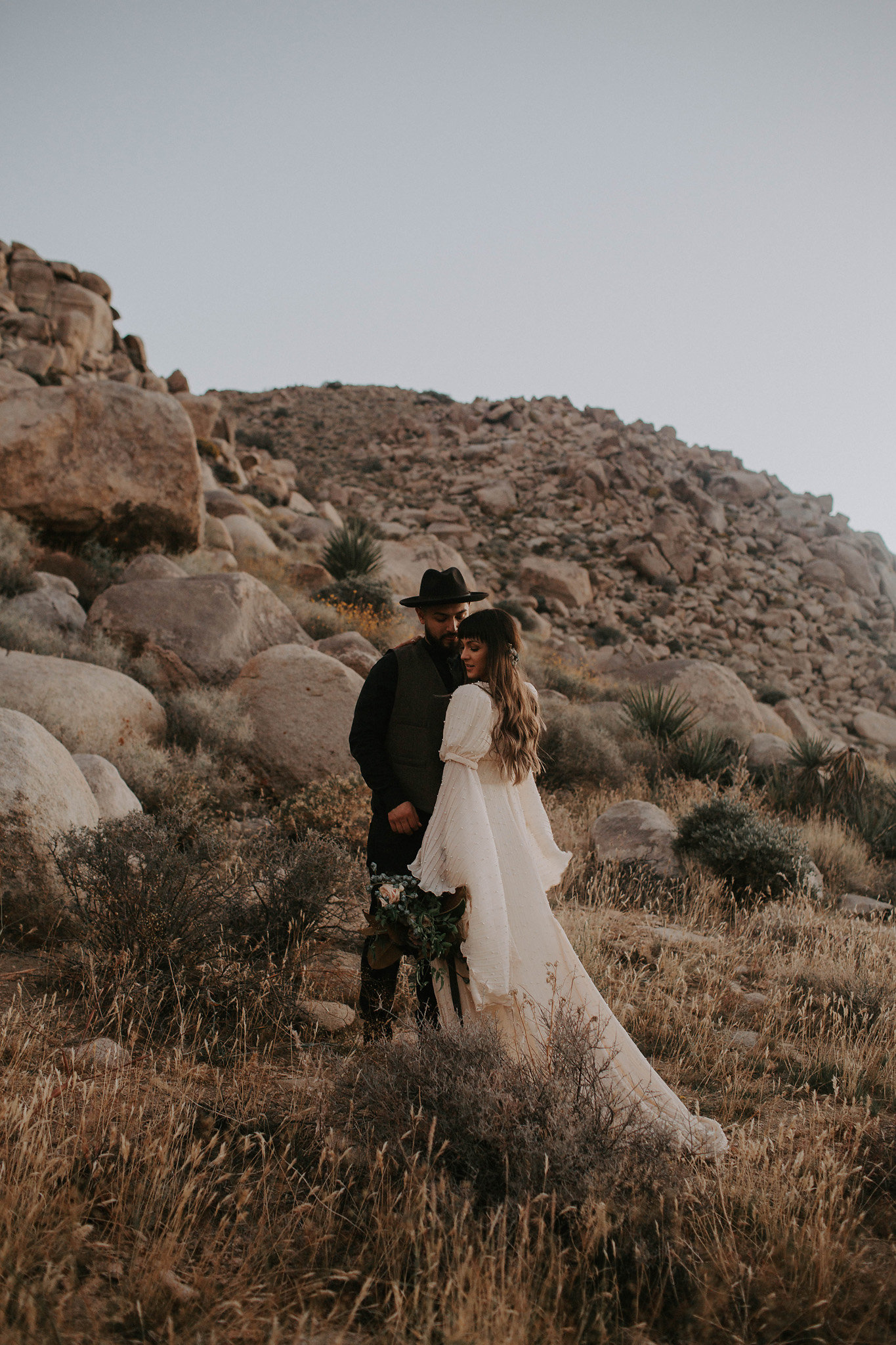 Joshua-Tree-Airbnb-Elopement-32.jpg