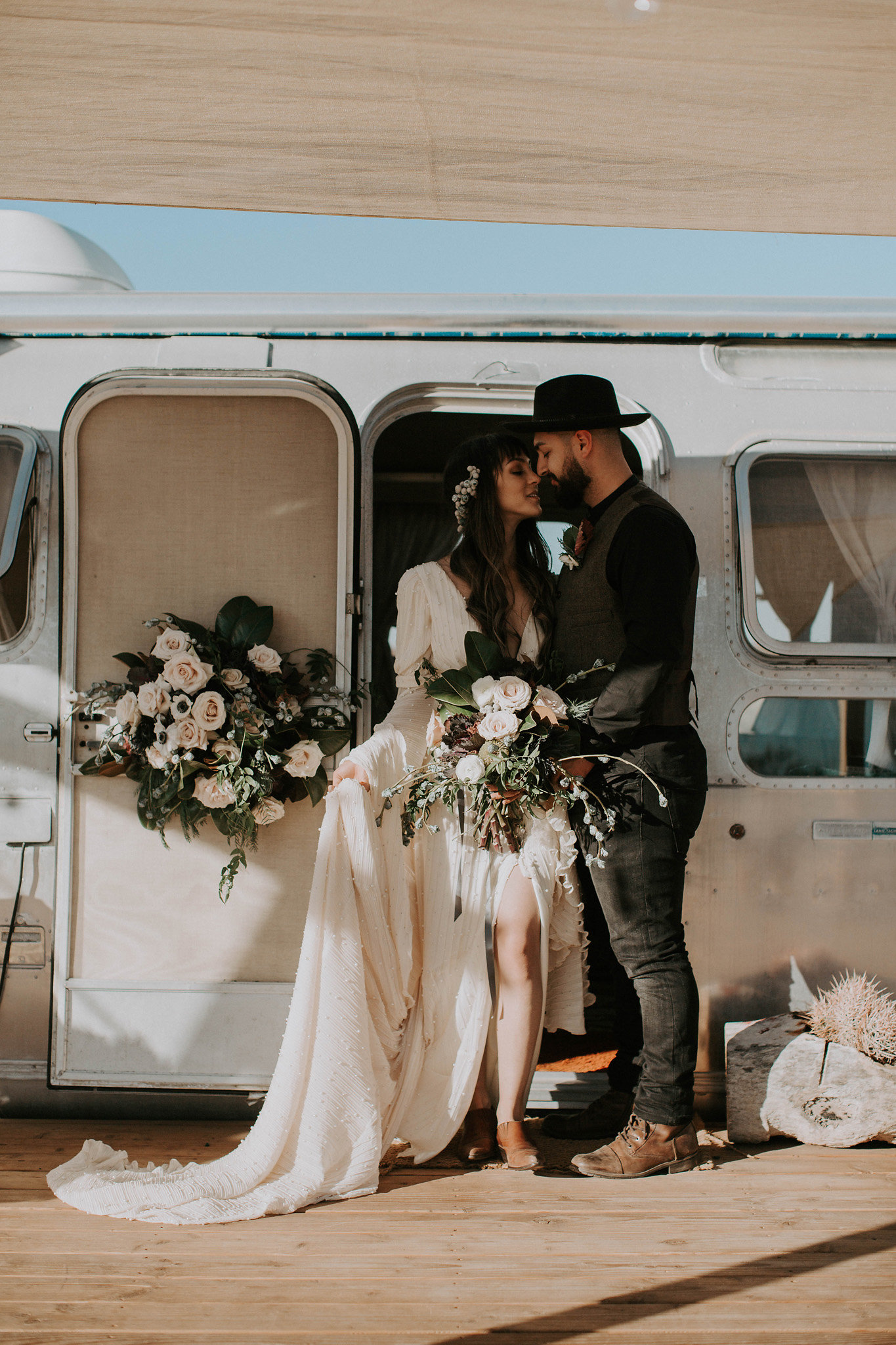 Joshua-Tree-Airbnb-Elopement-59.jpg