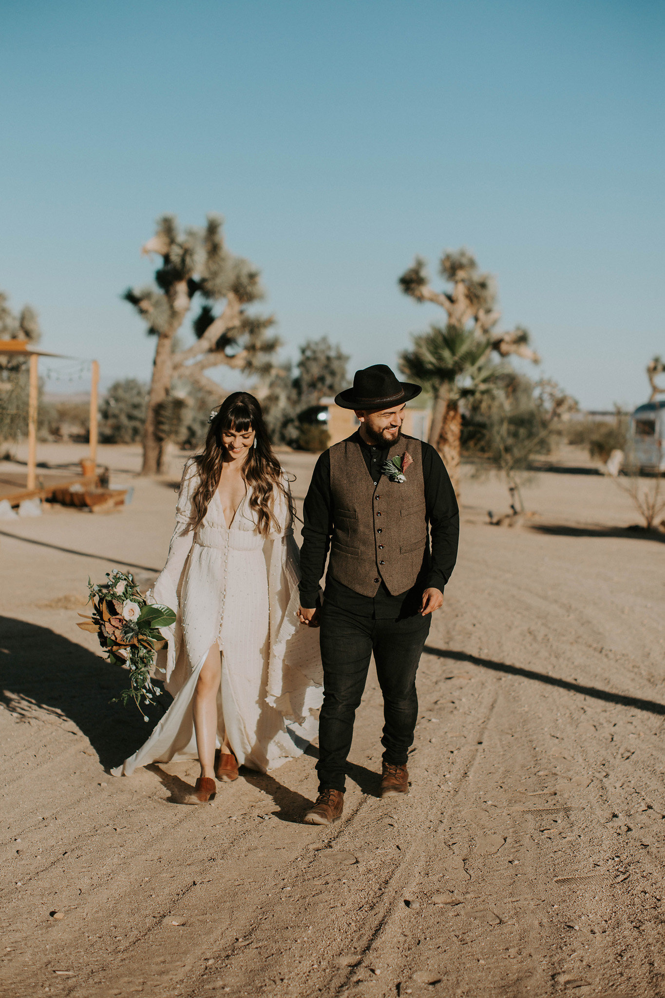 Joshua-Tree-Airbnb-Elopement-61.jpg