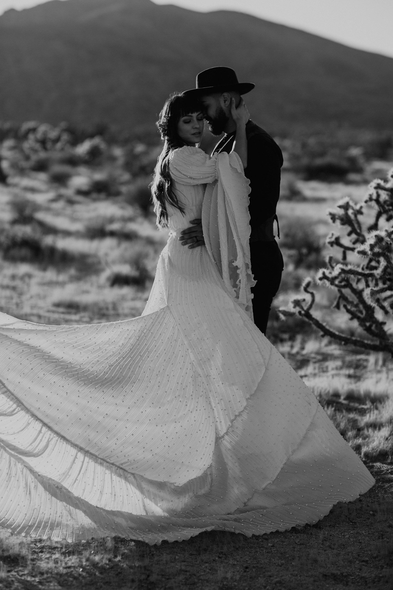 Joshua-Tree-Airbnb-Elopement-72.jpg