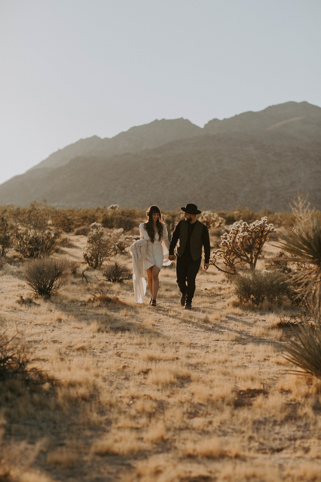 Joshua-Tree-Airbnb-Elopement-73.jpg