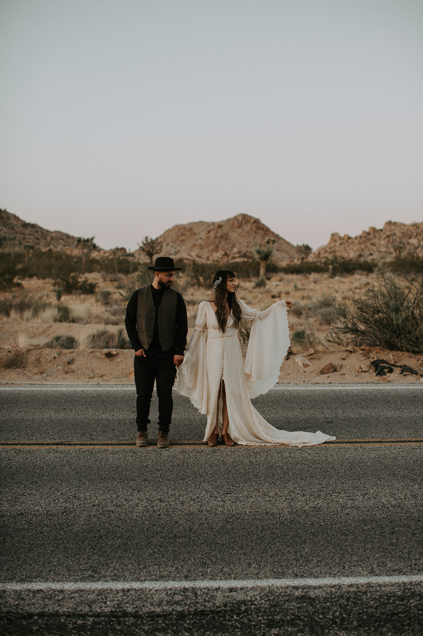 Joshua-Tree-Airbnb-Elopement-76.jpg