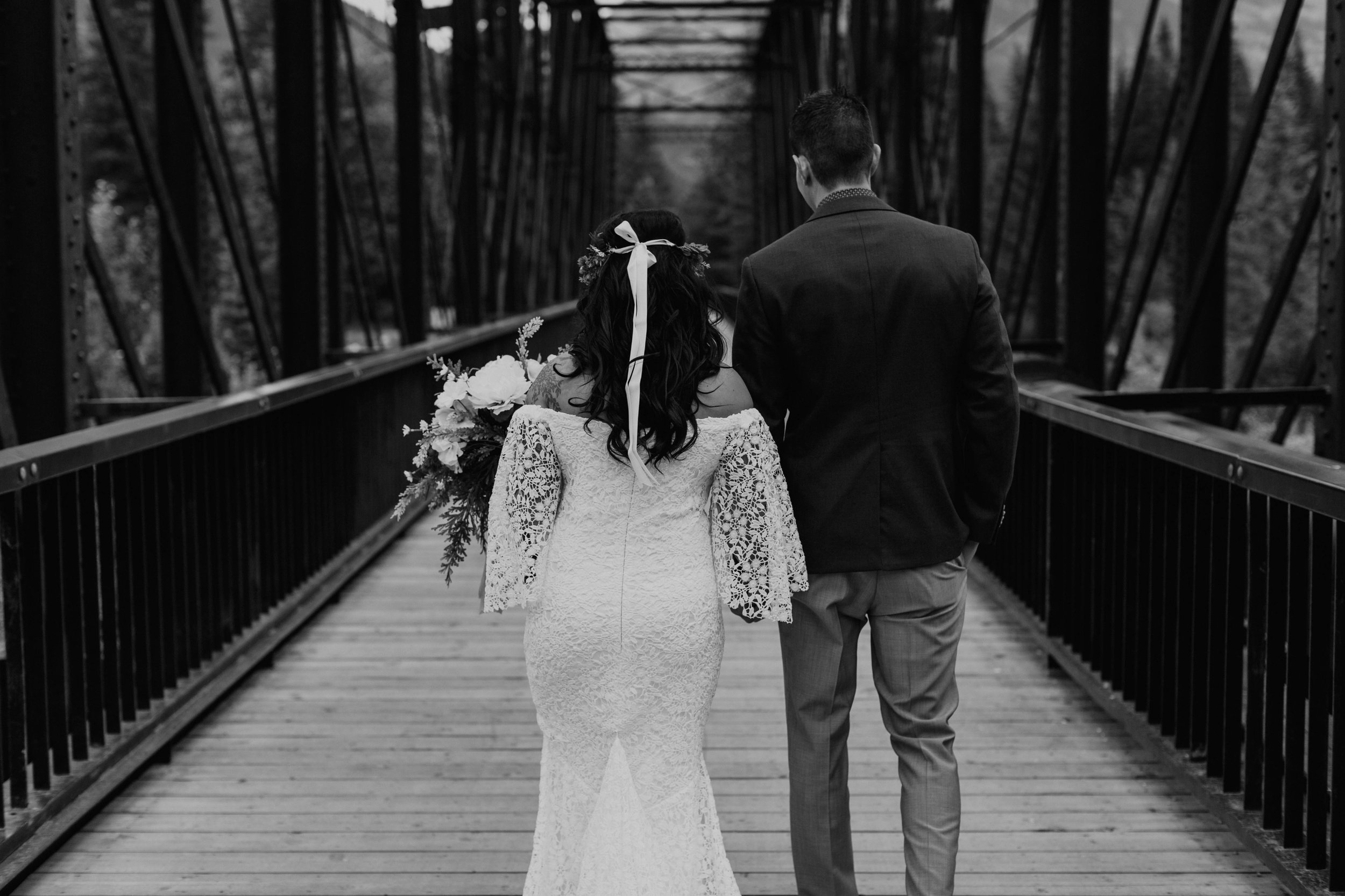 bride and groom portraits - Canmore, Alberta wedding | Michelle Larmand Photography