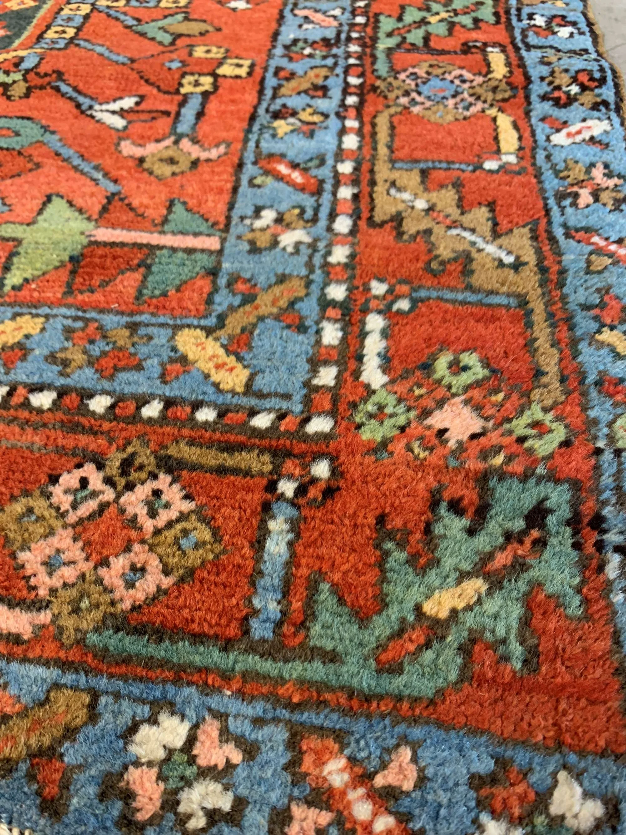 serapi rug antique