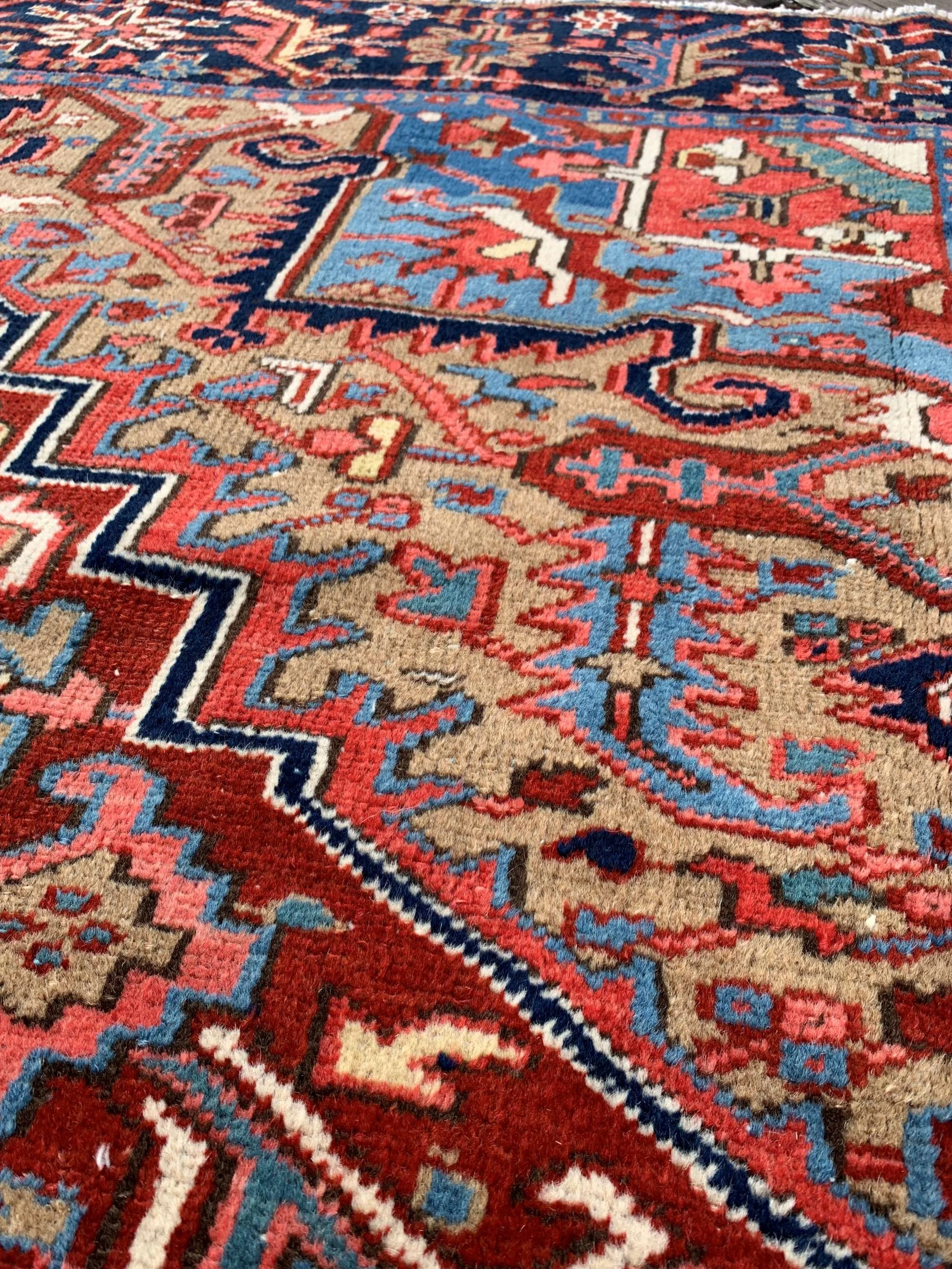 heriz rug room size