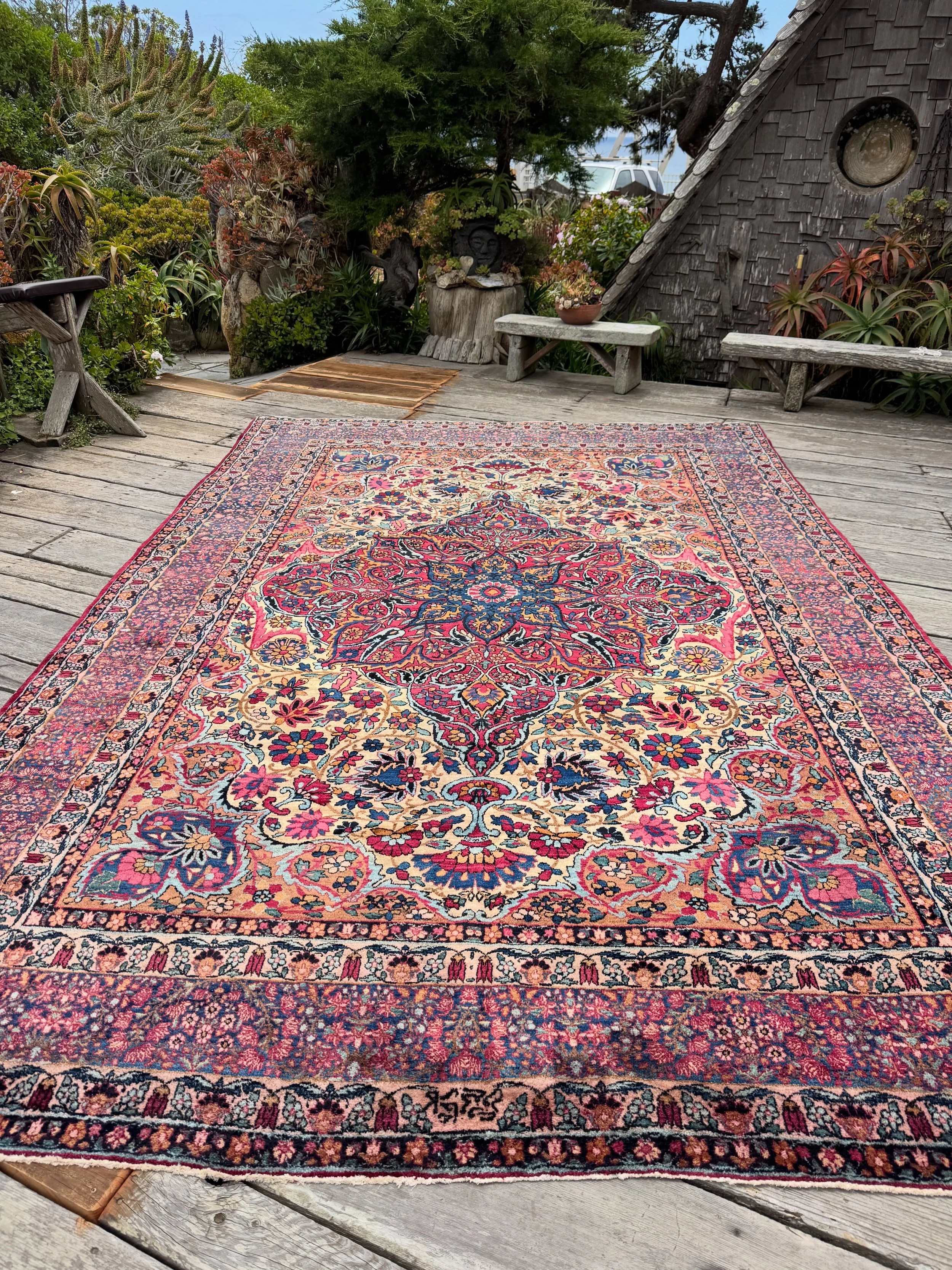 🩷SOLD🩷Hello summer! Rug summer that is. Glorious is the best word I can think of to describe this voluptuous antique large rug from Yazd. Dream colors and that soft Yazd wool. 9&rsquo;7&rdquo;x14&rsquo;4&rdquo; (292x437 cm) and dates to the 1920s. 