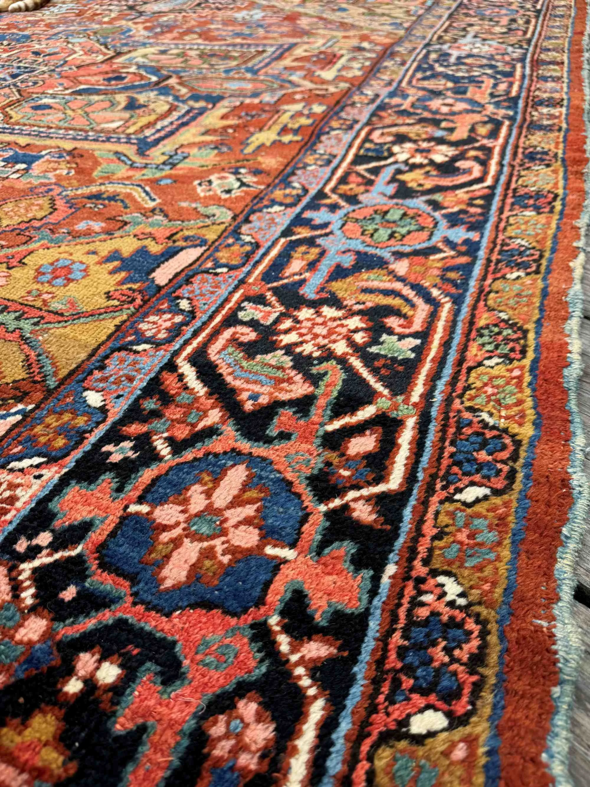 Heriz Serapi rugs for sale