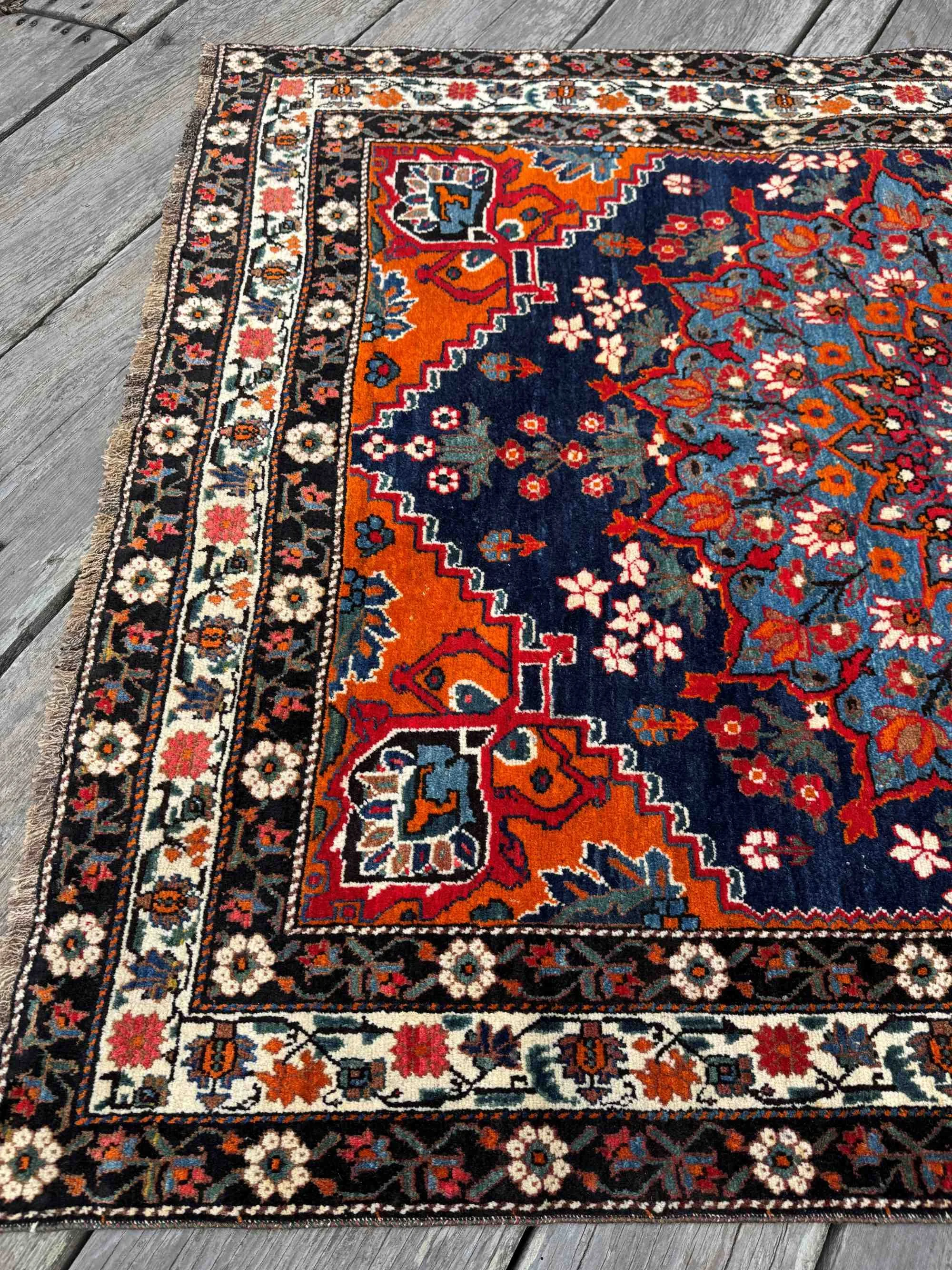 tribal accent rugs