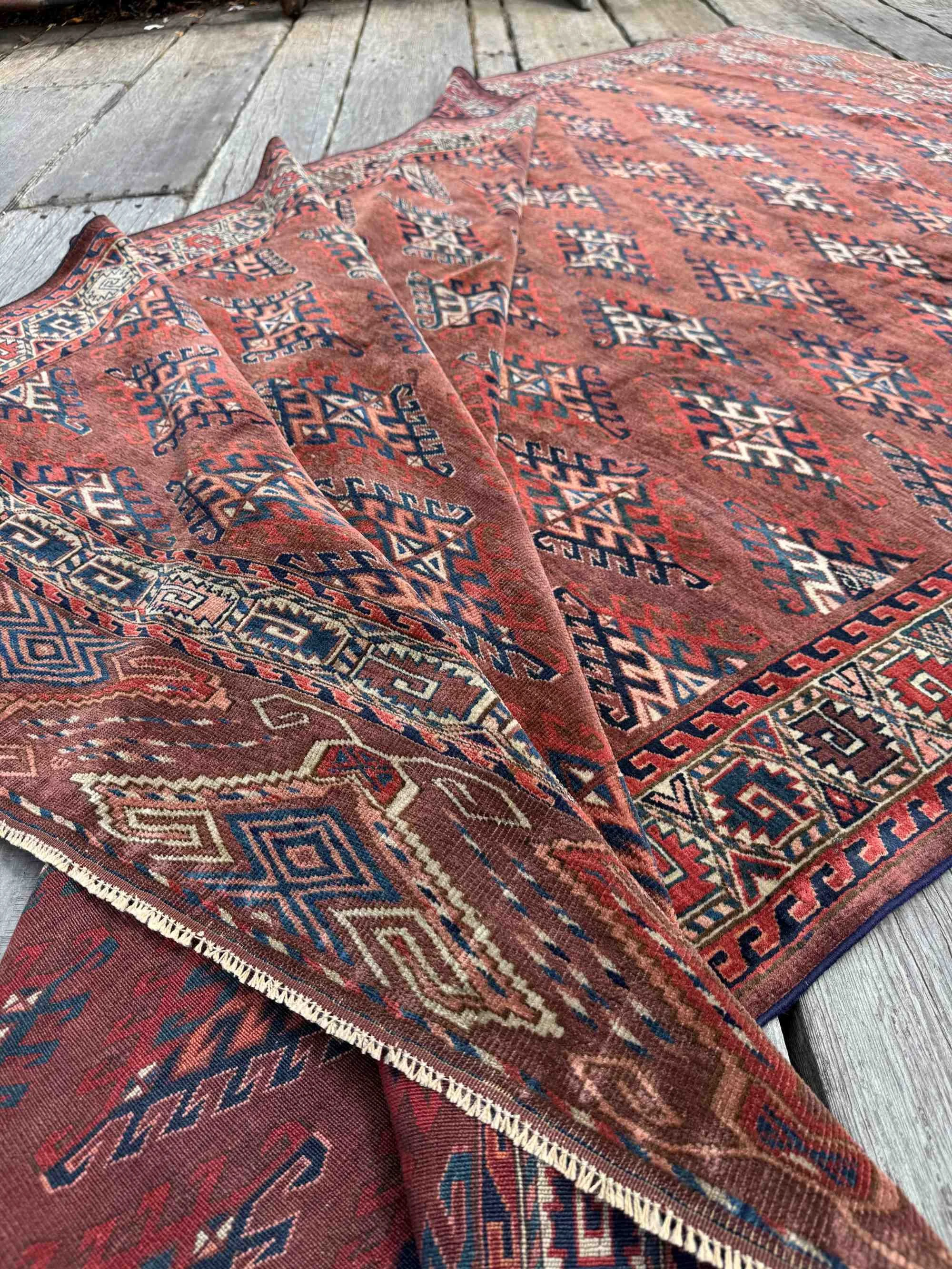 Yomud dyrnak gul rug