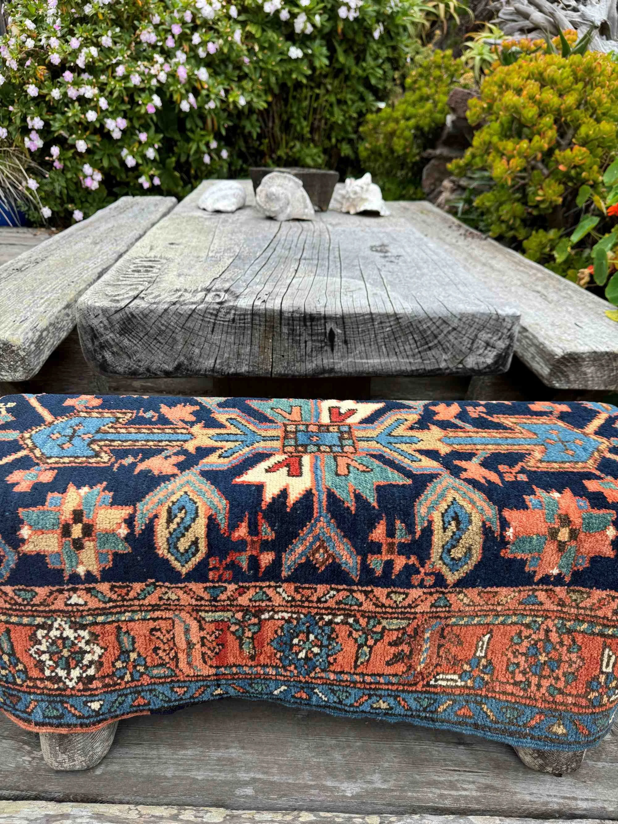 tribal accent rugs