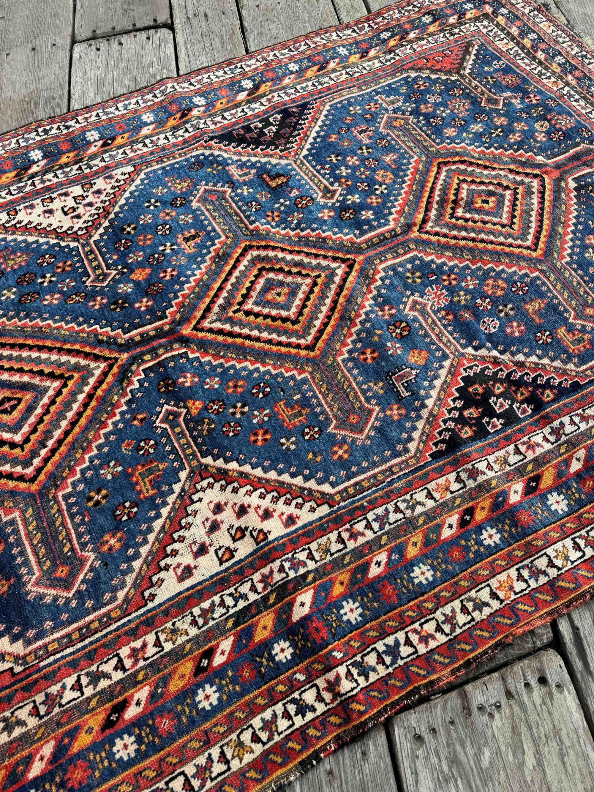 vintage qashqai shiraz tribal rugs