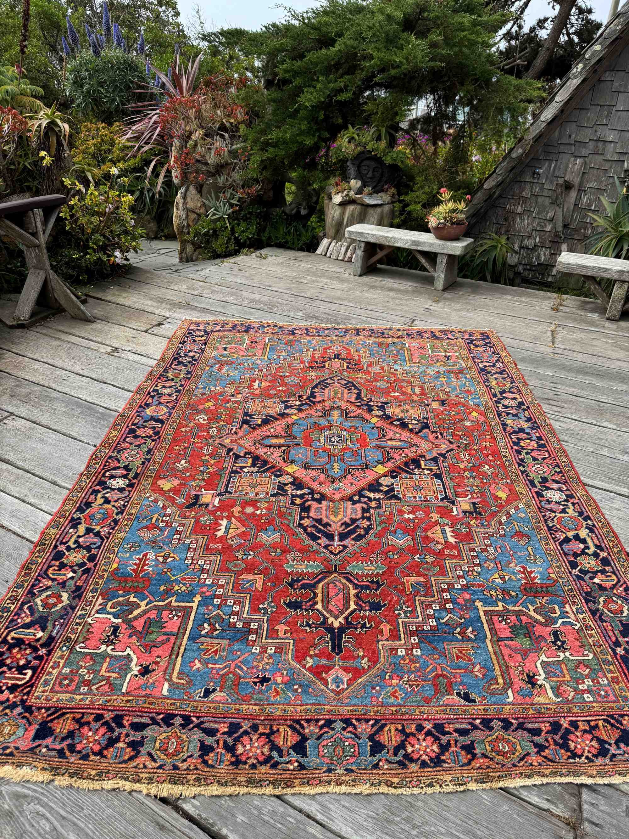 Heriz rugs