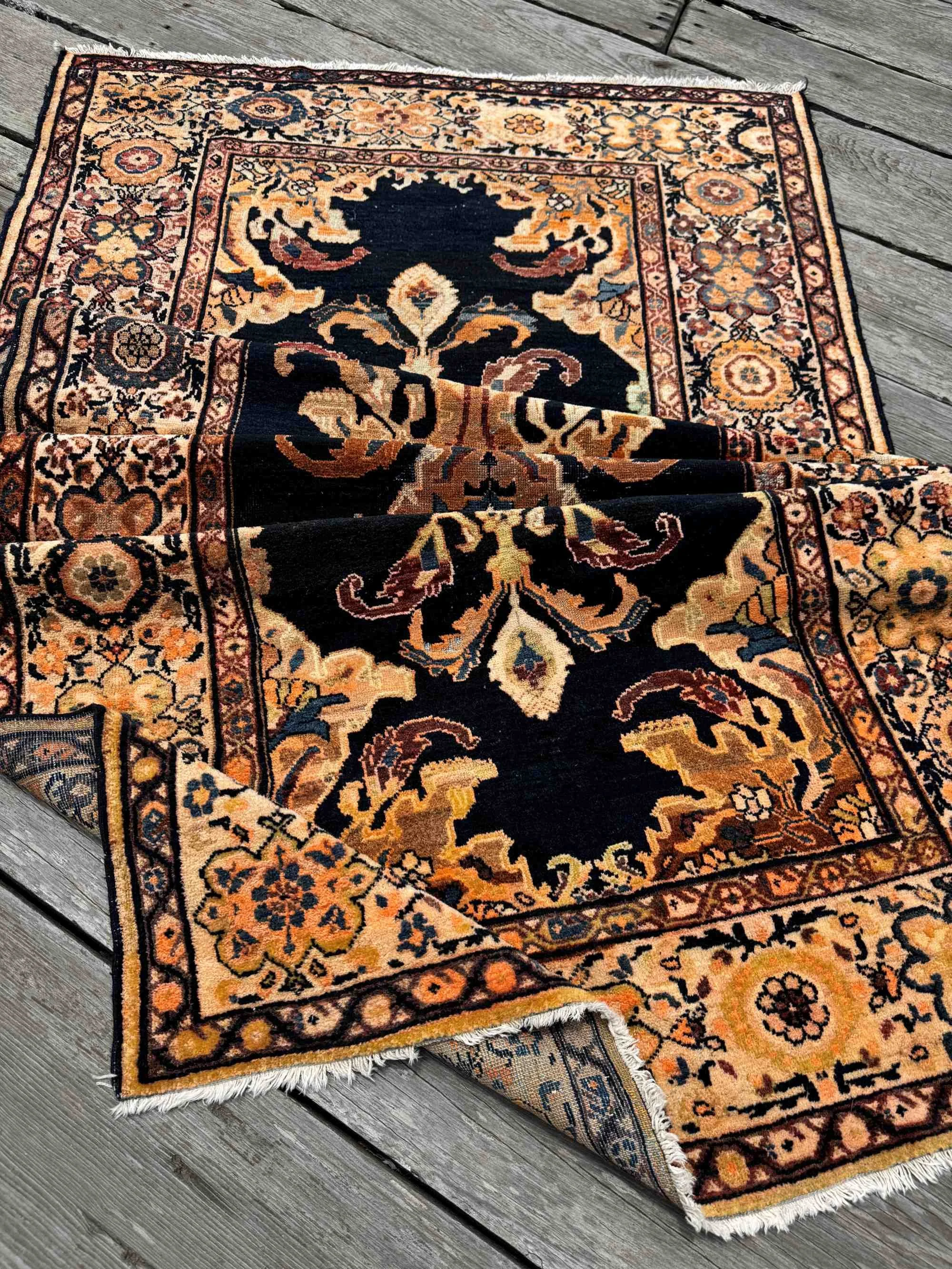 antique Mahal Sultanabad rugs