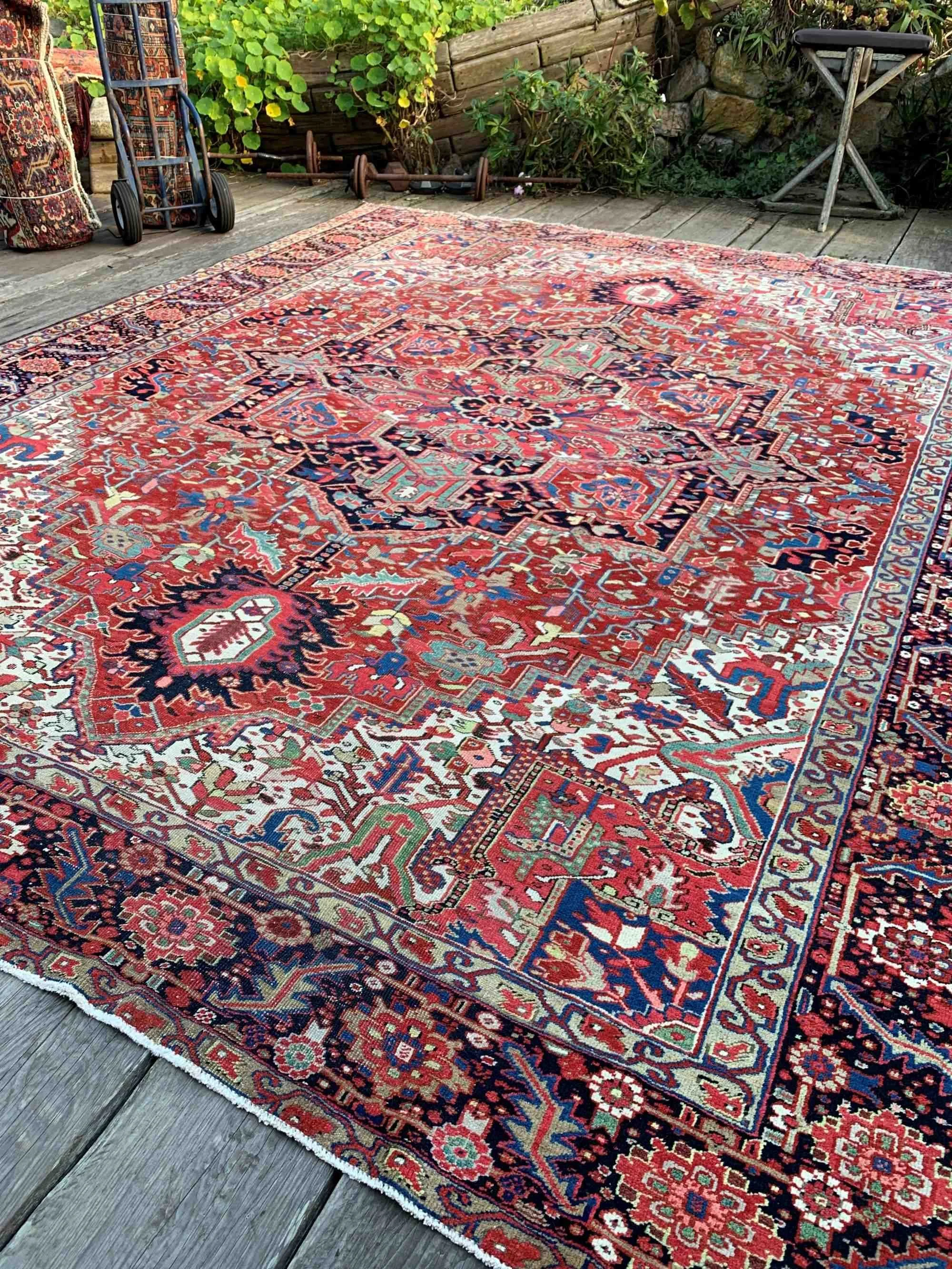 large heriz rugs