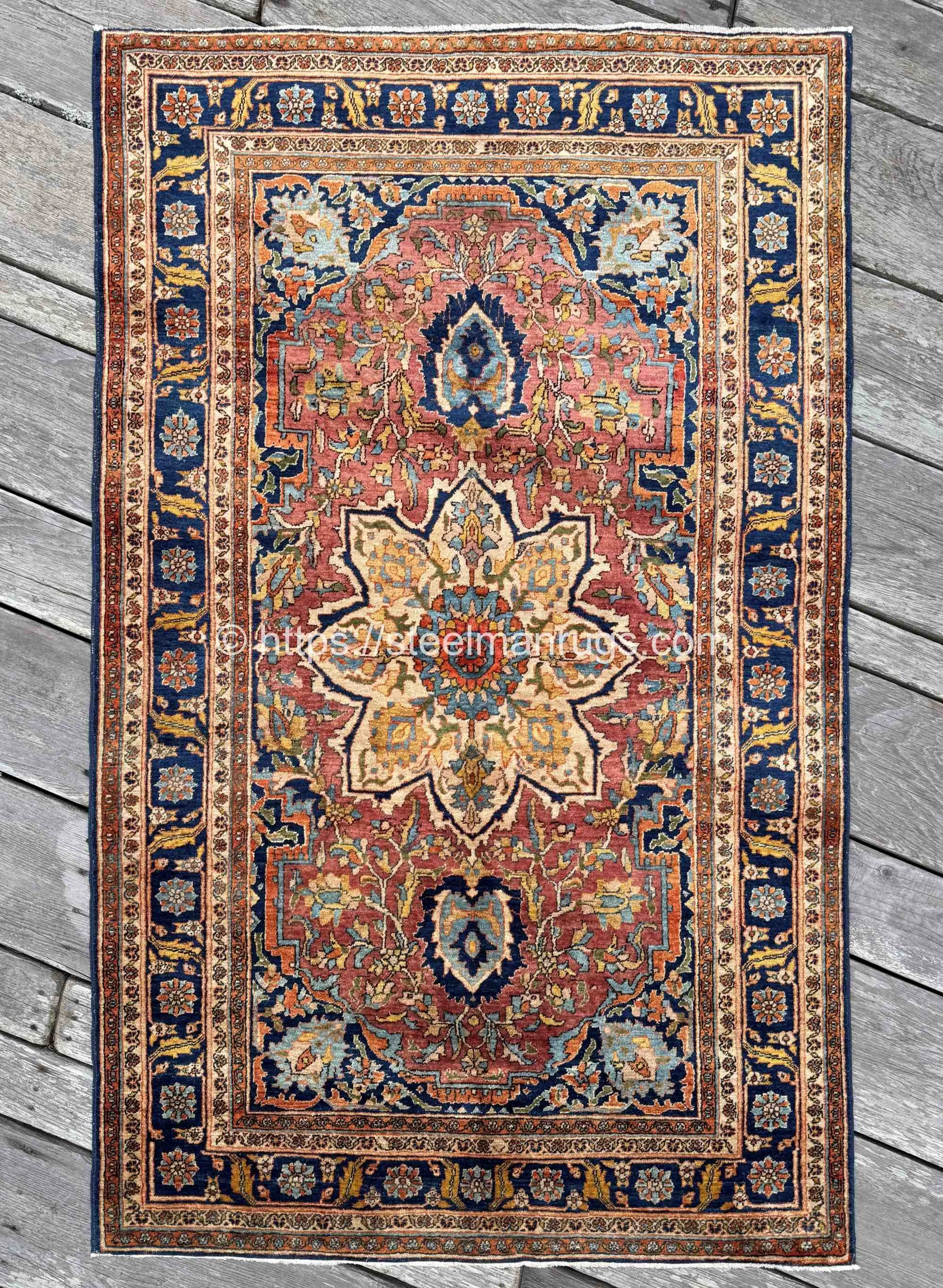 Vintage Persian Rug 4'8"x7'6" Serapi Design in Shimmering Light Tones