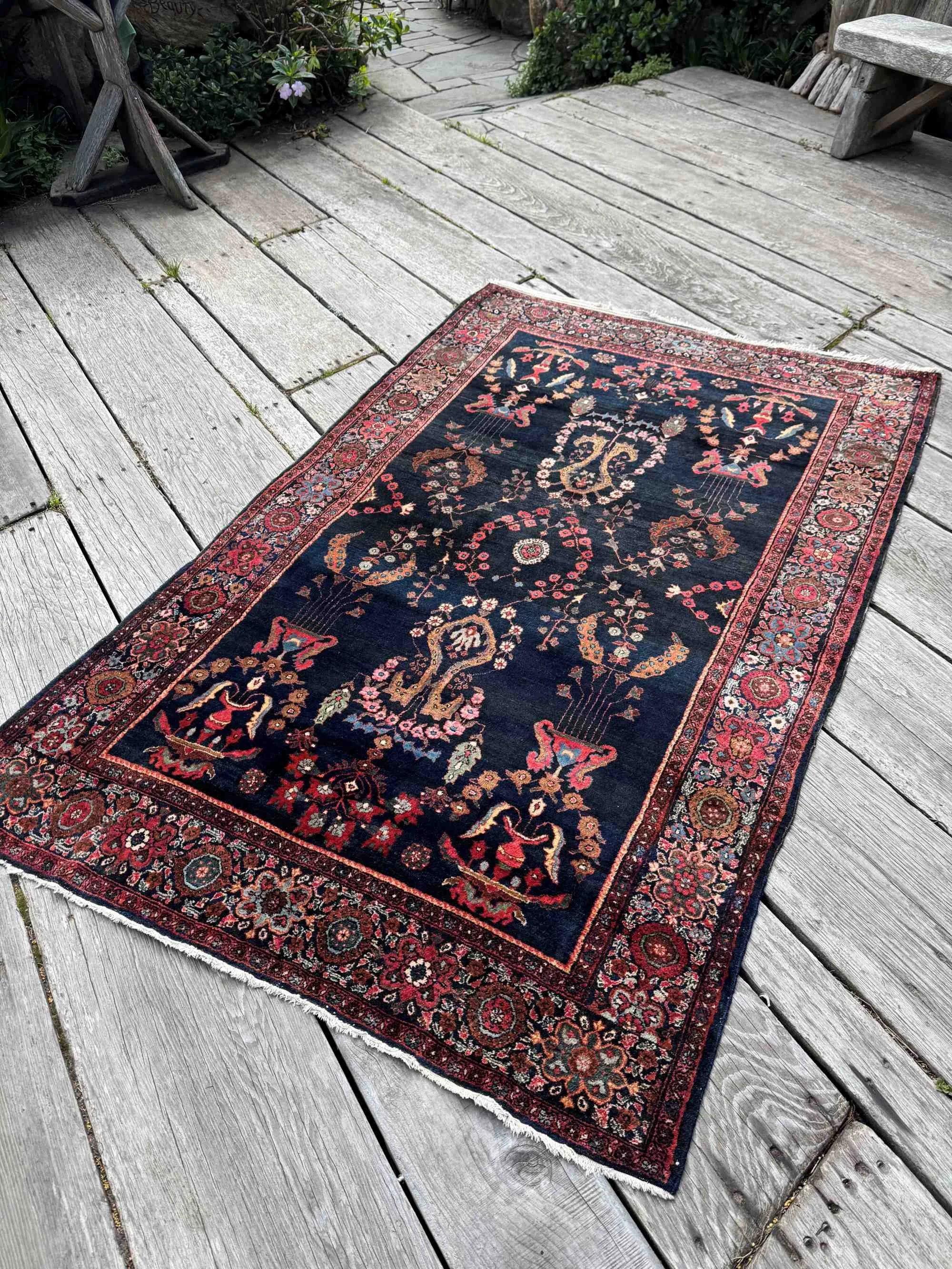 Sarouk rugs