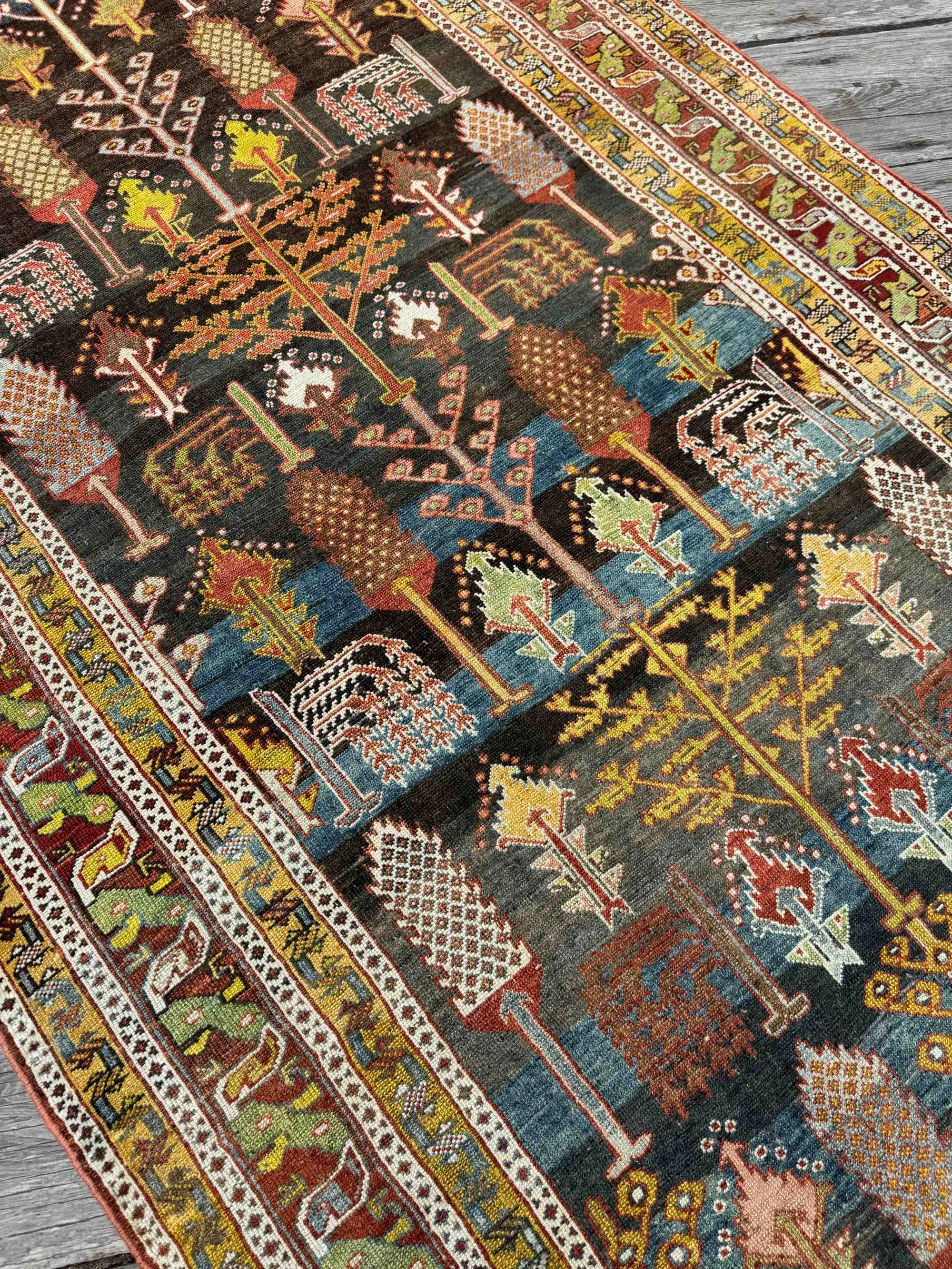antique Luri Bakhtiari tribal rug bid majnun design motif