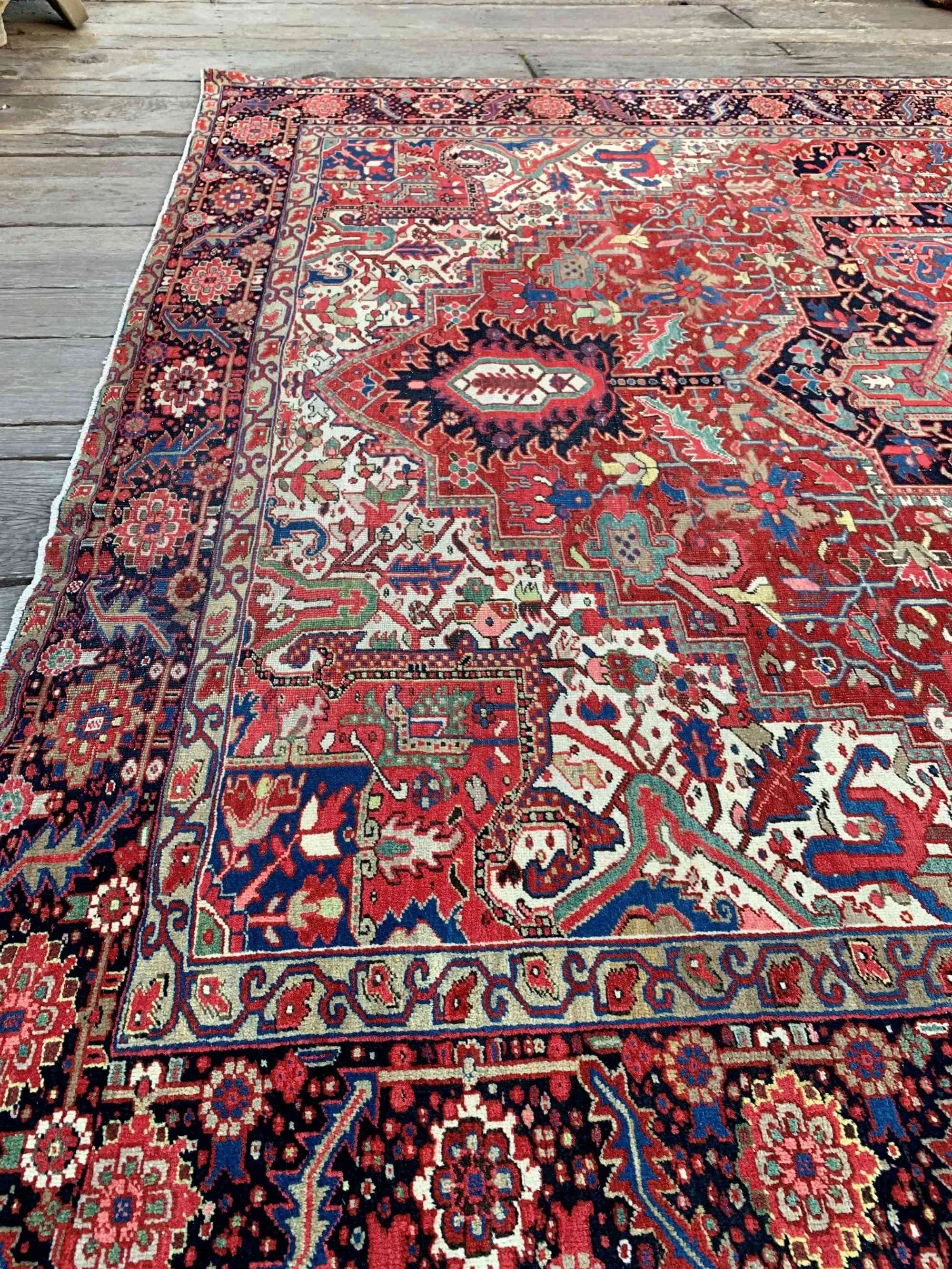 large heriz rugs