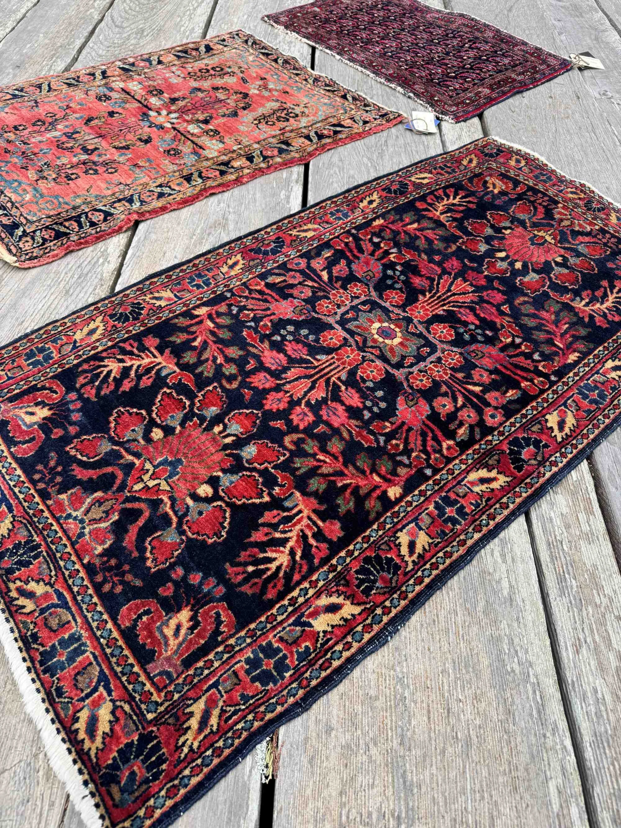 Sarouk rugs blue