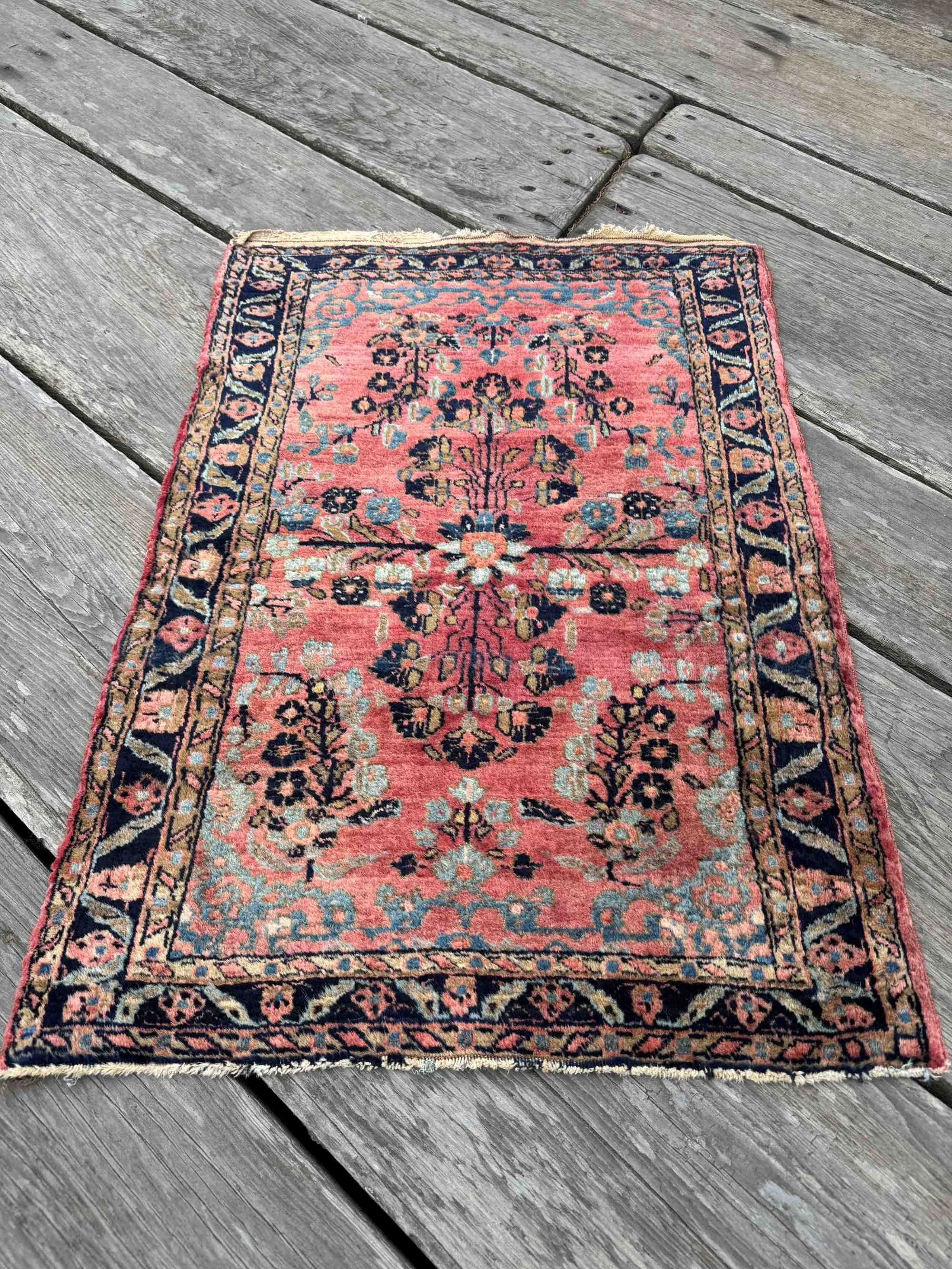 small Sarouk rugs