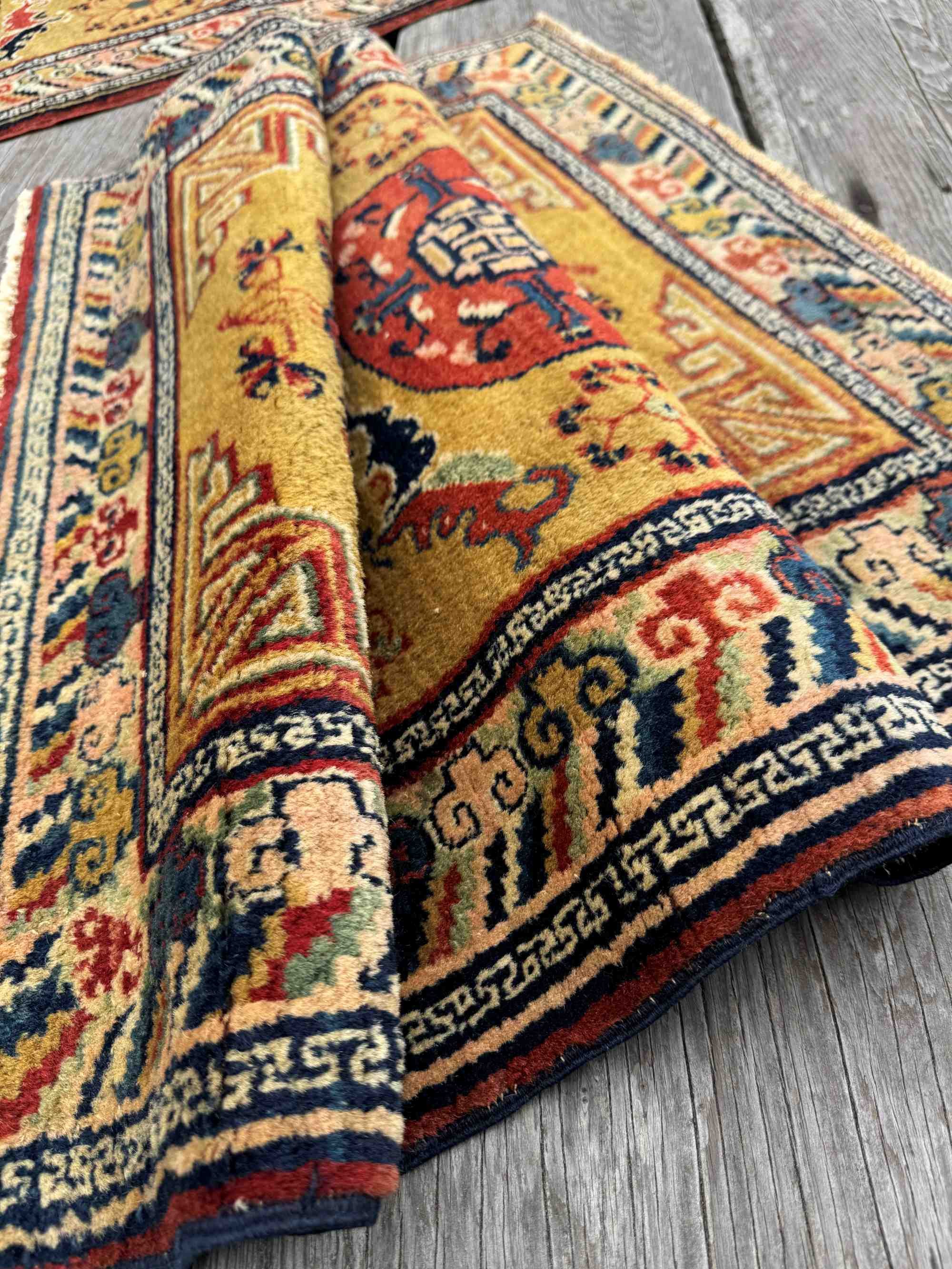 vintage accent rugs gold