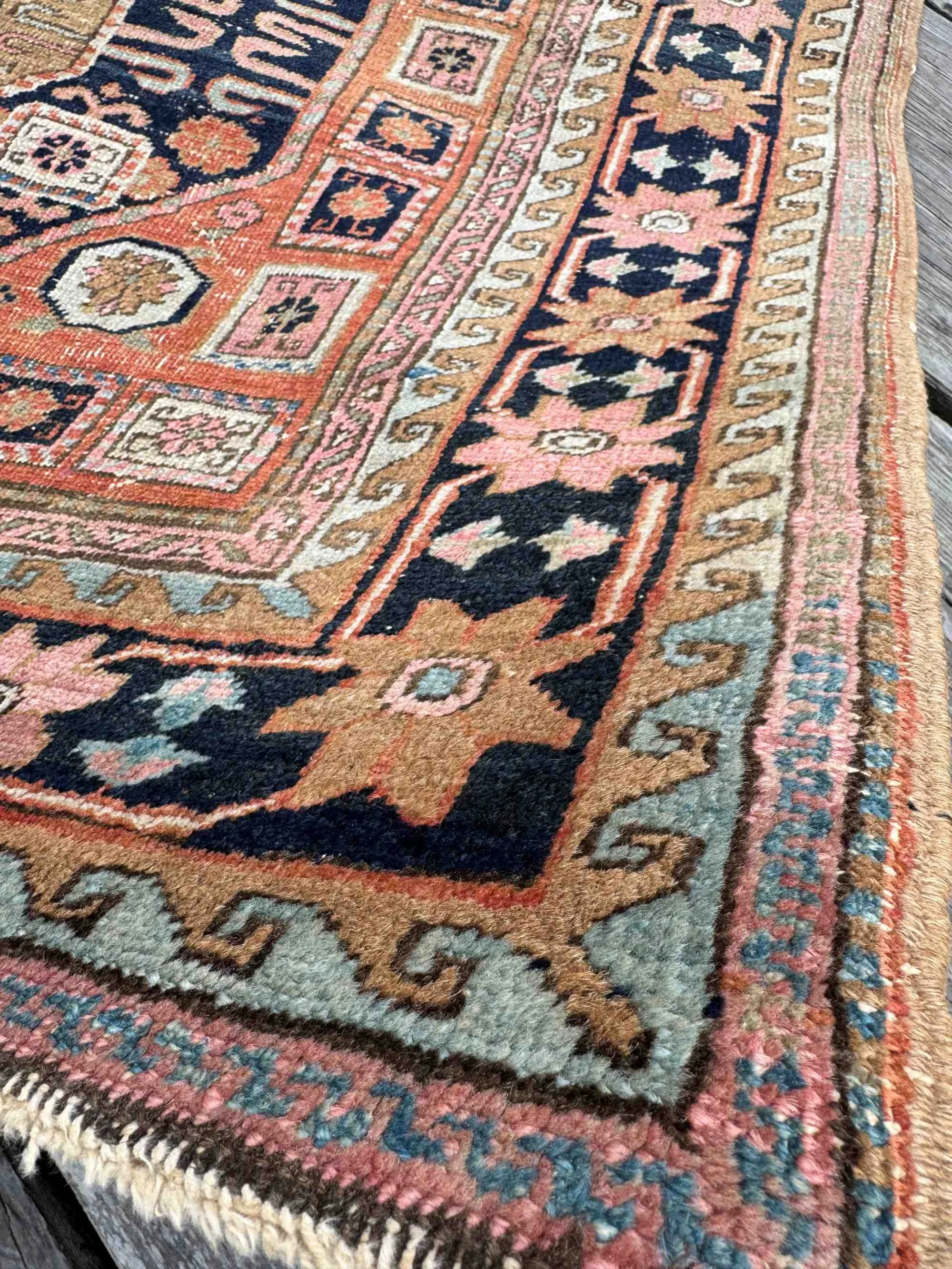 Heriz rugs