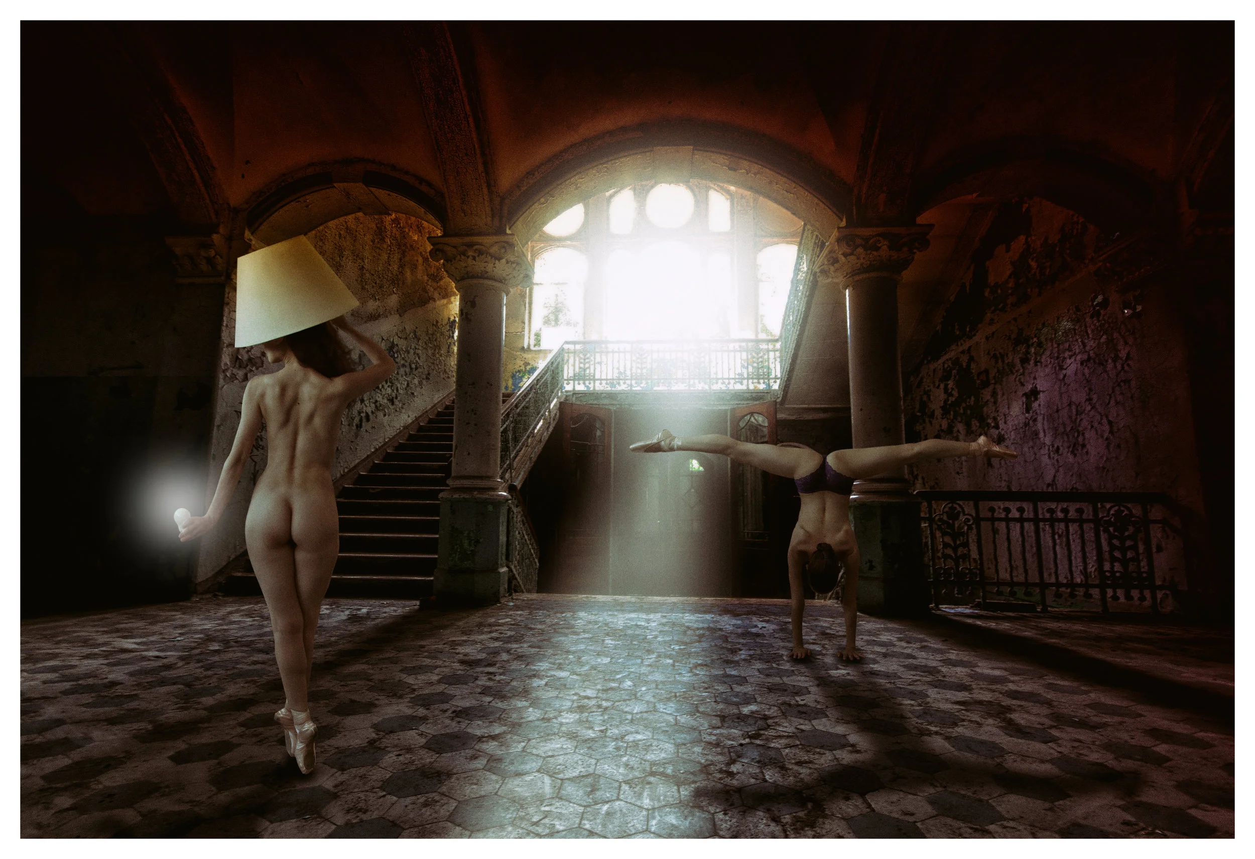 Dancing in the light. (2015)