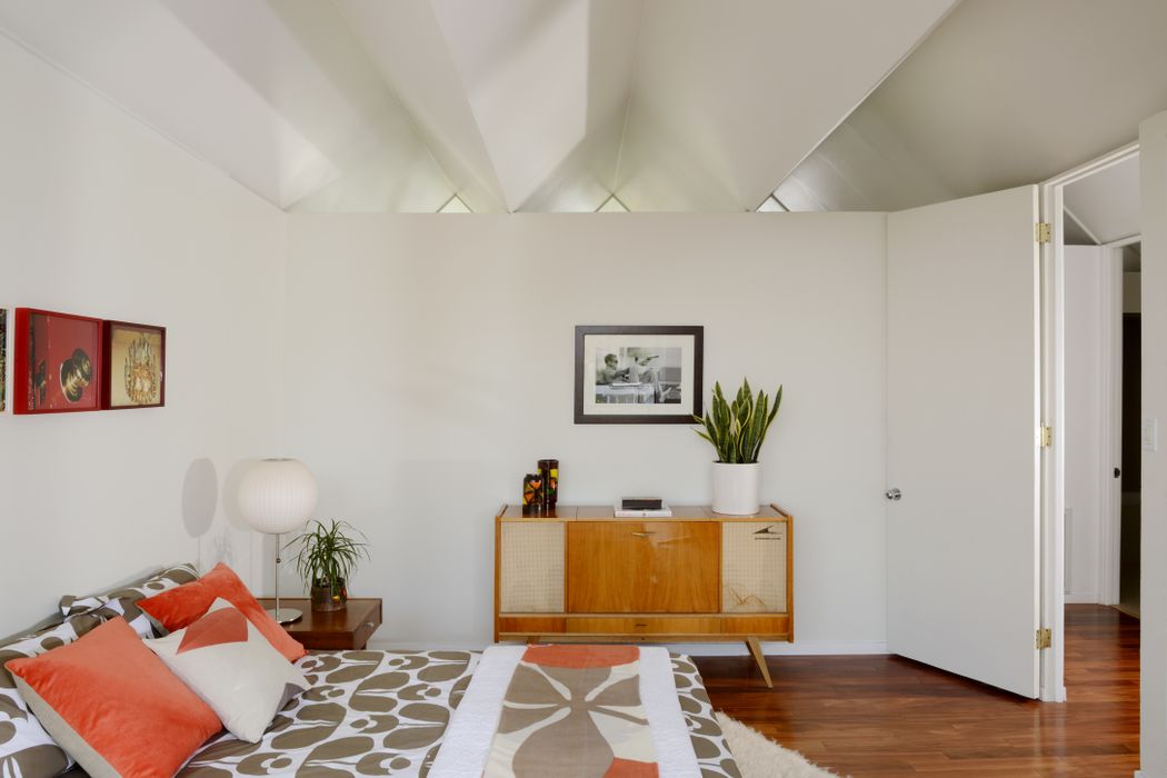 2081 Sunset Plaza-14.jpg