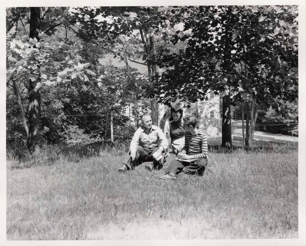 Robert_Wunsch_English_and_Drama_instructor_19351945_teaching_Drama_students_outside_on_the_Blue_Ridge_campus.jpg