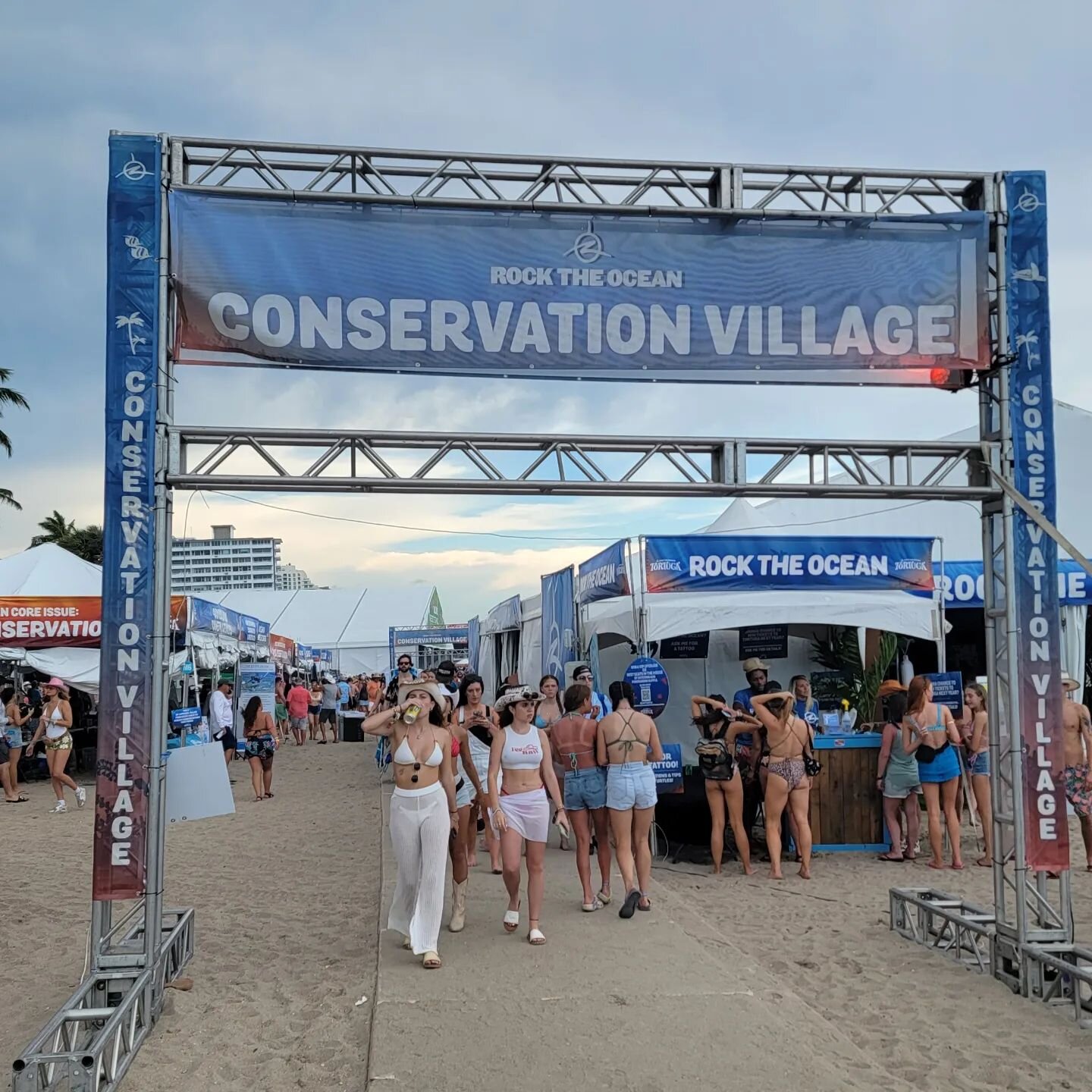 We are loving the ability to teach people about Ocean Conservation and the dangers of marine debris this year at the 10th Annual #rocktheocean  #tortugamusicfestival Conservation Village!!! Come visit us today and always make sure to grab #TheExtraCa
