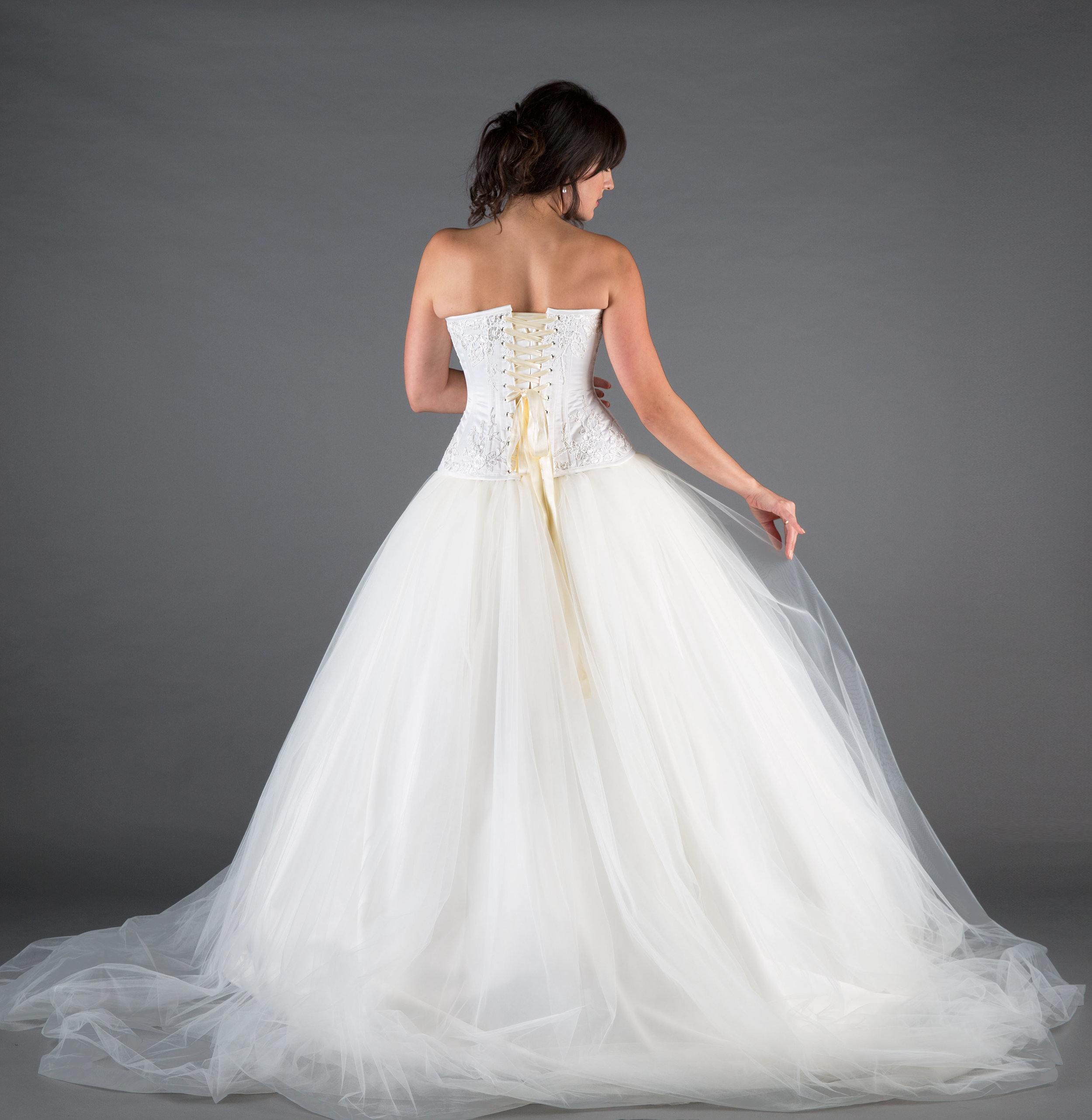 The Strapless Wedding Dresses You Need to See