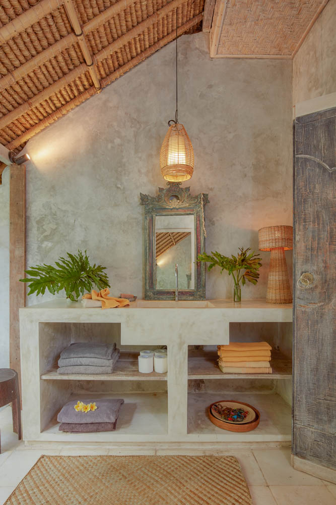 minimal concrete Bathroom (Copy)