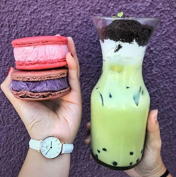#TGIF! You know you're having a great start to the weekend when you've got these in your hands! Stop by and grab a macaron ice cream or some potted plant drinks! #gotmacchiato
📸: @eatwithkim
.
.
.
#coffee #losangeles #la #laeats #yelpla #cafe #food 