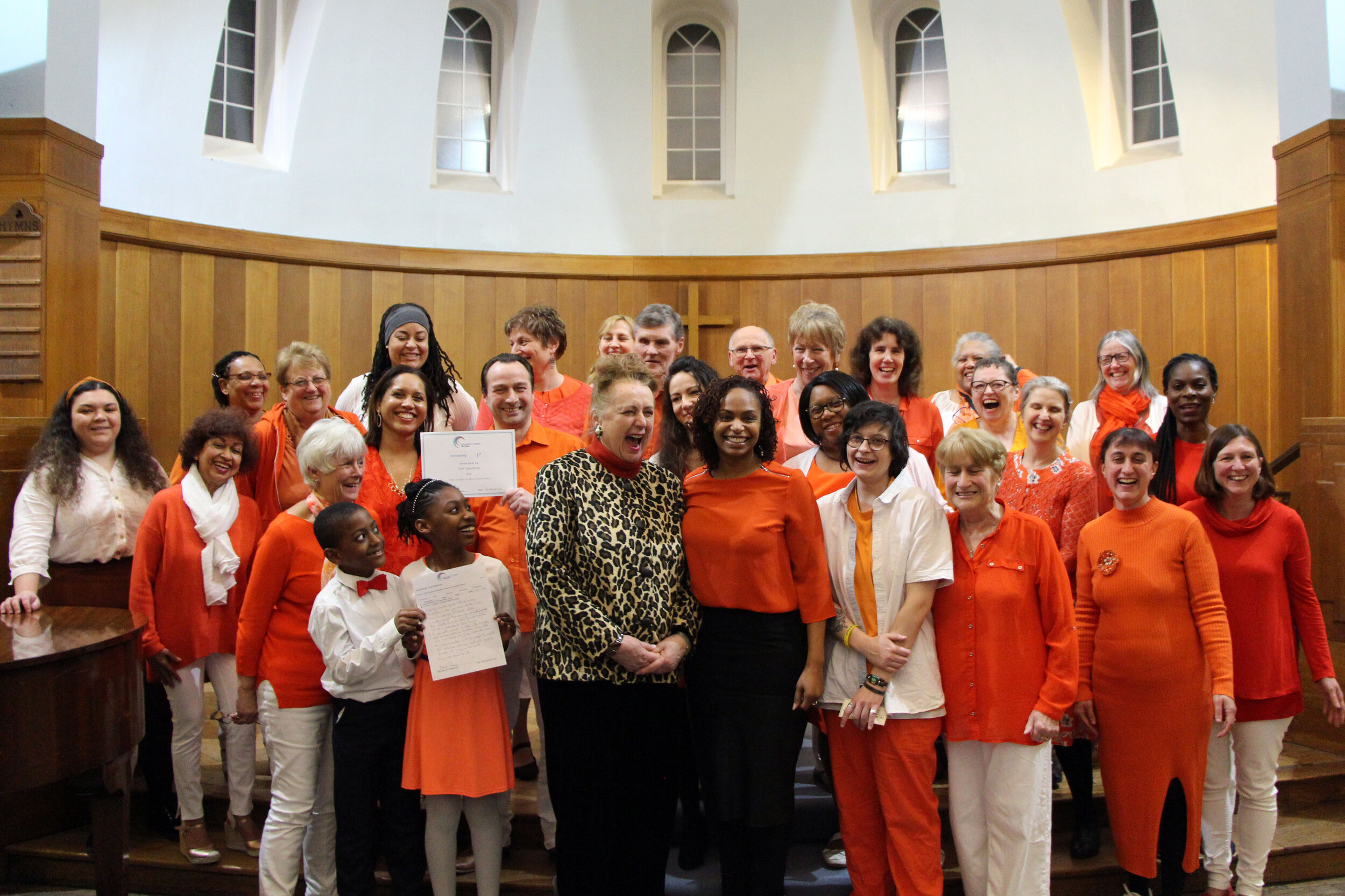 Full Choir with Alison Pearce.jpg