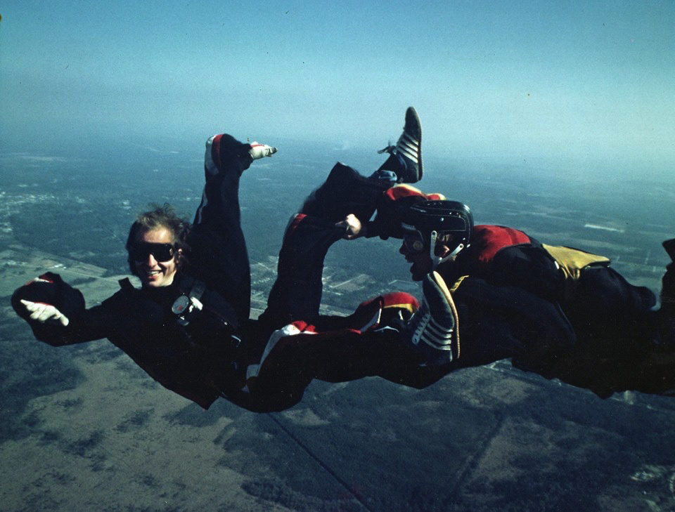 unknown-skydiving.png