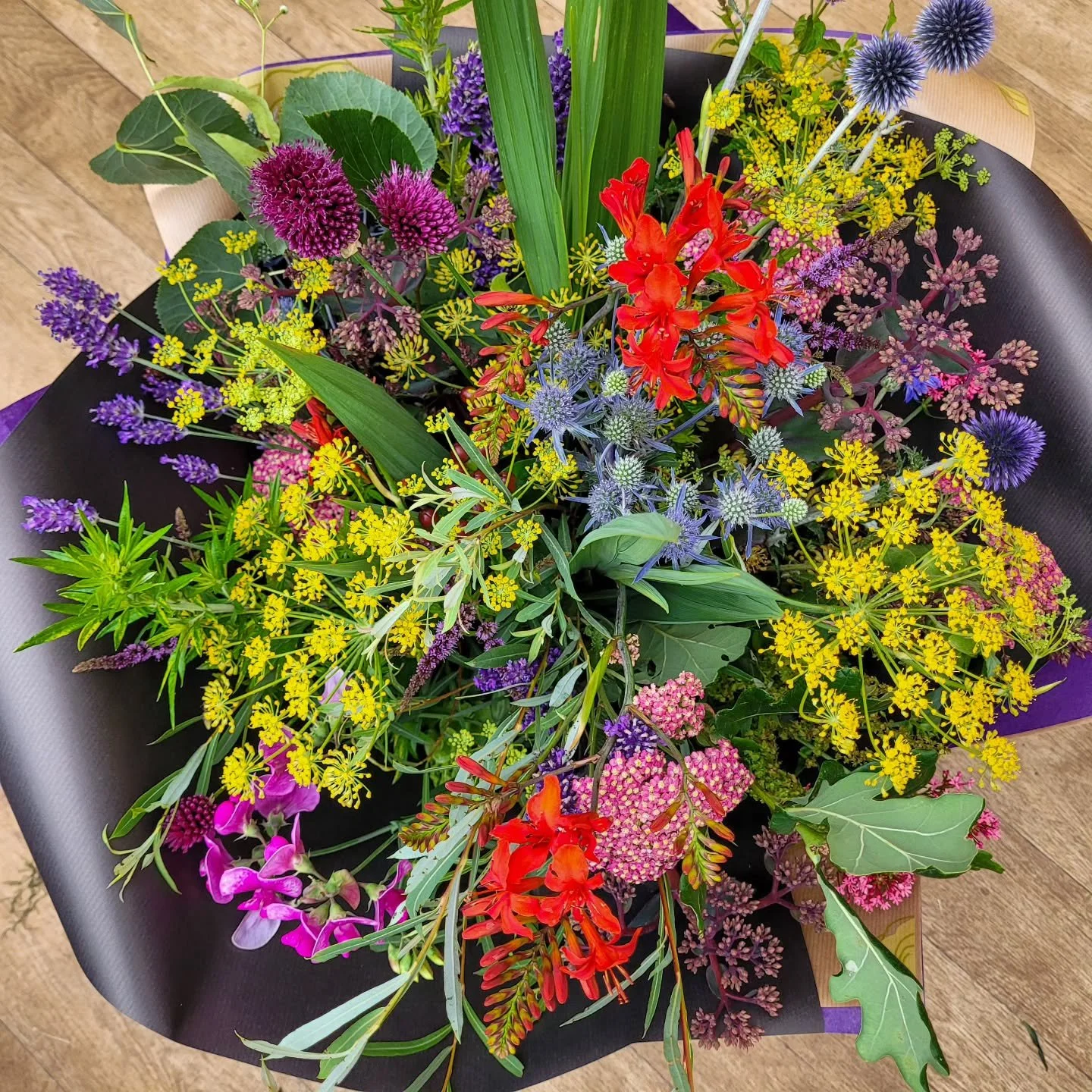 The* Annabel
*Not 'an'. I don't name my bouquets (because then I might have to make the same one multiple times, and the available ingredients really do change every week, so it's not really possible)
They're all a bit bespoke: this one met a reque