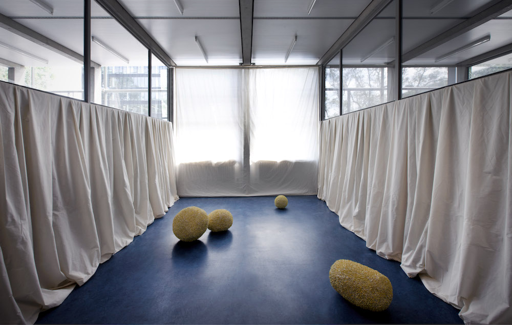 363.RIETVELD_ACADEMY_2015_GRADUATES_DEP.FINE_ARTS-FINALS-PH.Gert_Jan_vanROOIJ_yWvh8Dl.jpg