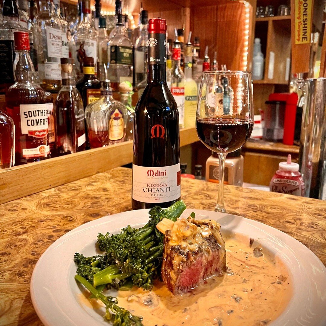 The perfect start to a perfect evening.  Join us in the dining room or bar and start your weekend off right! 
.
.
#italianamerican #italianfood #steak #wine #redwine #highcountry #boonenc #casarustica #steakdinner #foodie #foodpic #weekend