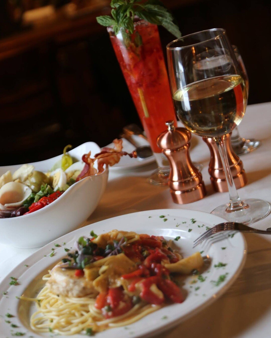 A rainy Tuesday evening seems like the PERFECT time to treat yourself!  Who's joining us tonight? 
.
.
#casarustica #rainyday #treatyourself #dinner #dinnertime #foodie #italianamerican #italianfood #highcountry #boonenc