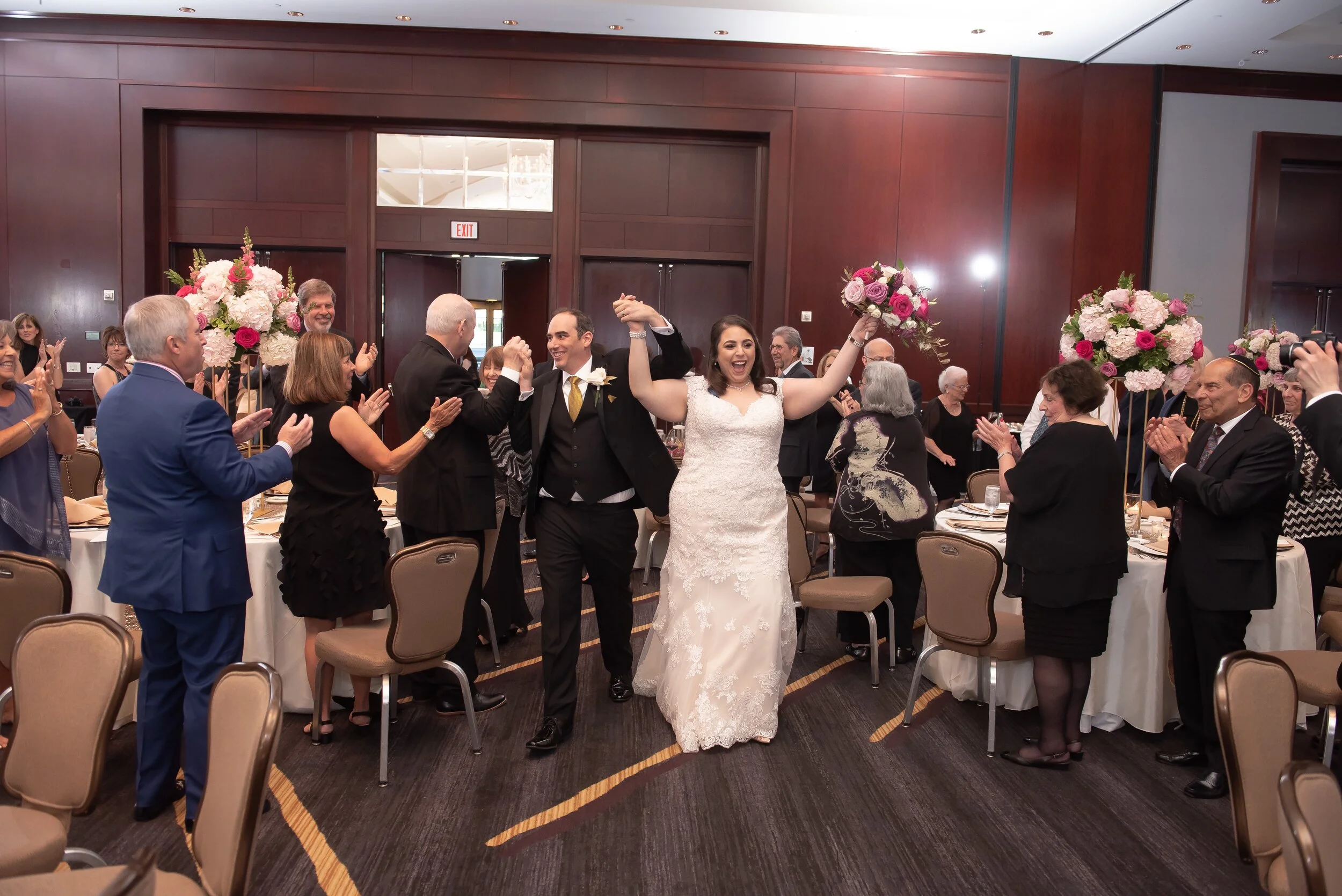 Intros&1stDance1644.jpg