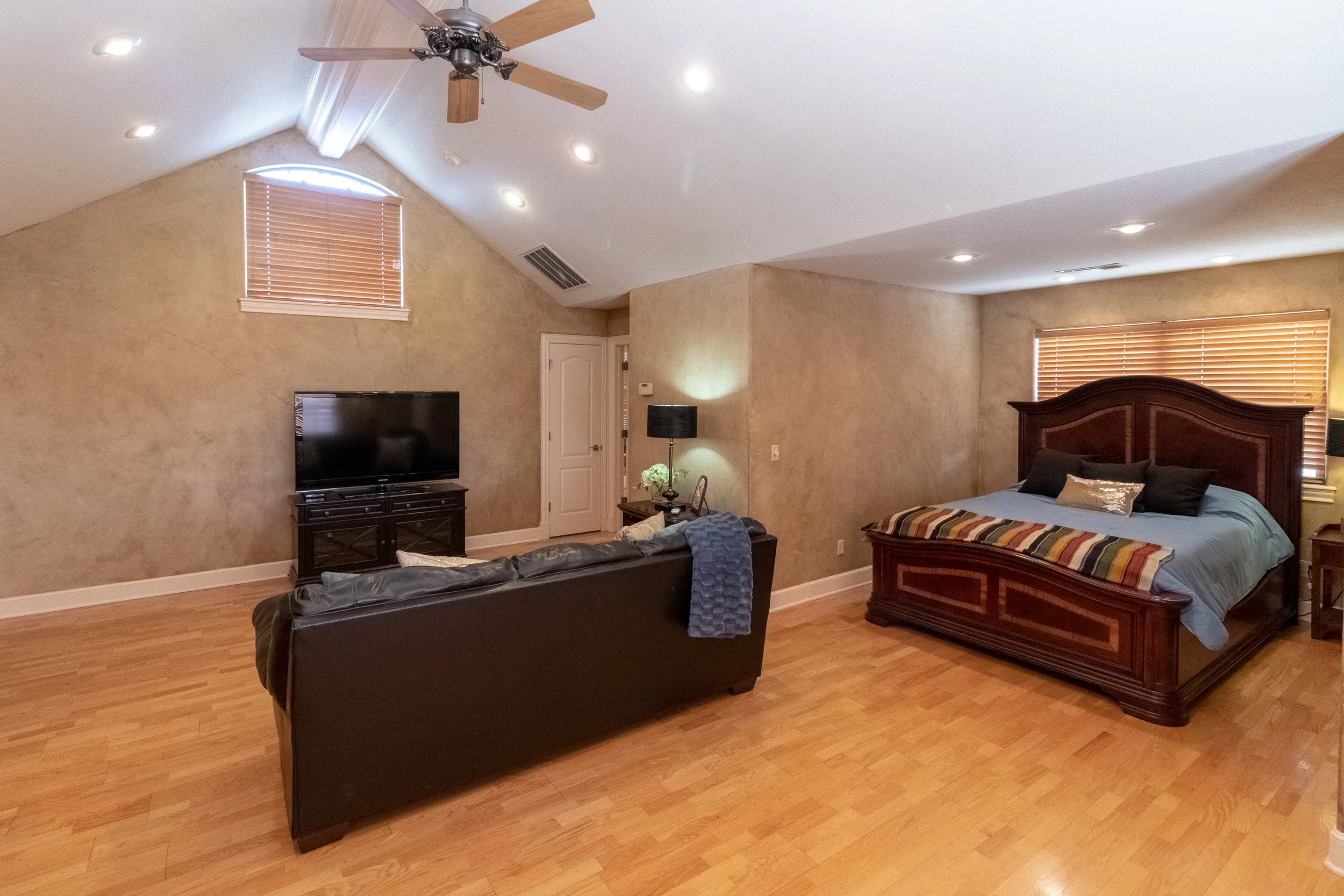 Bedroom 5-3.jpg