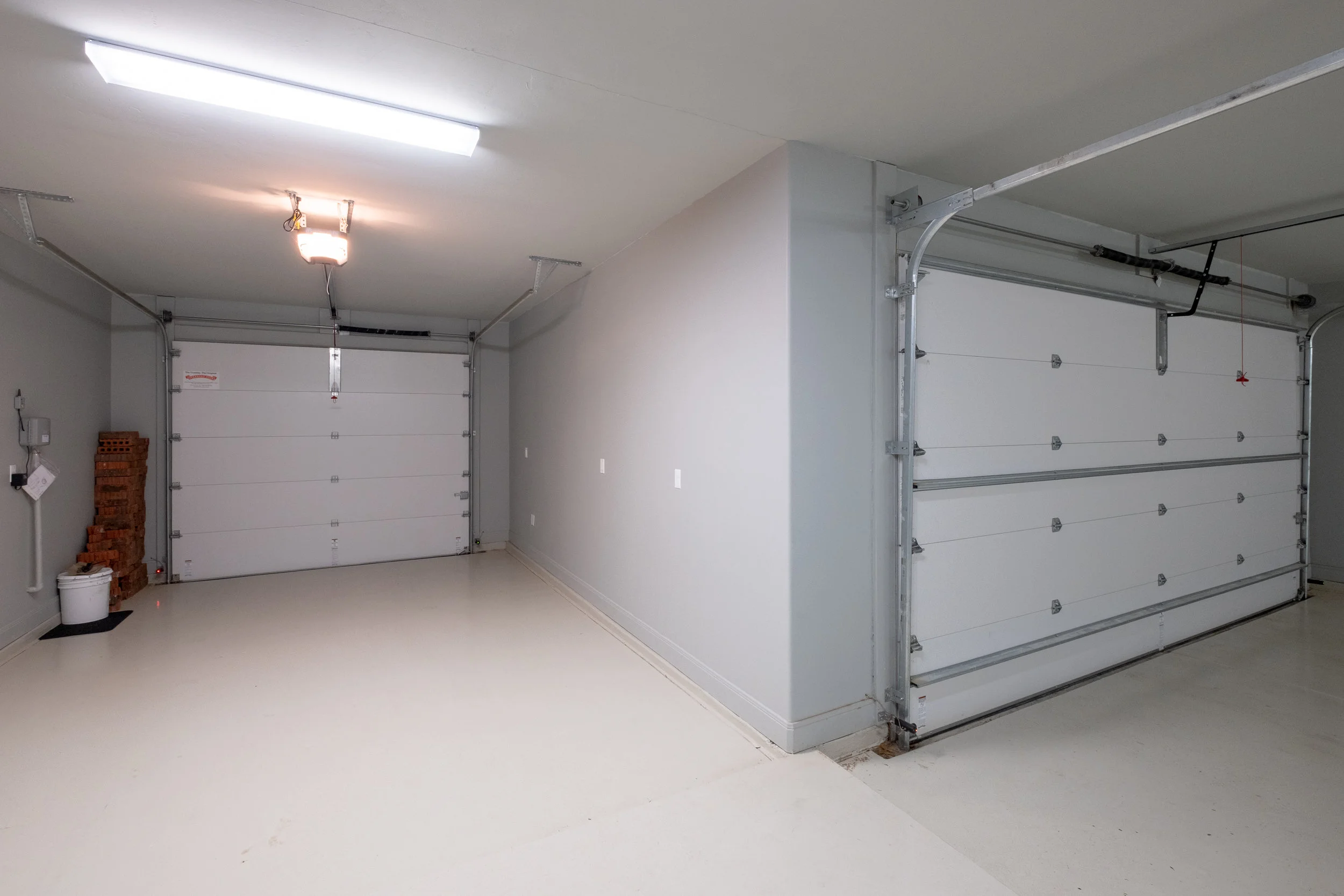 Garage Inside-2.jpg
