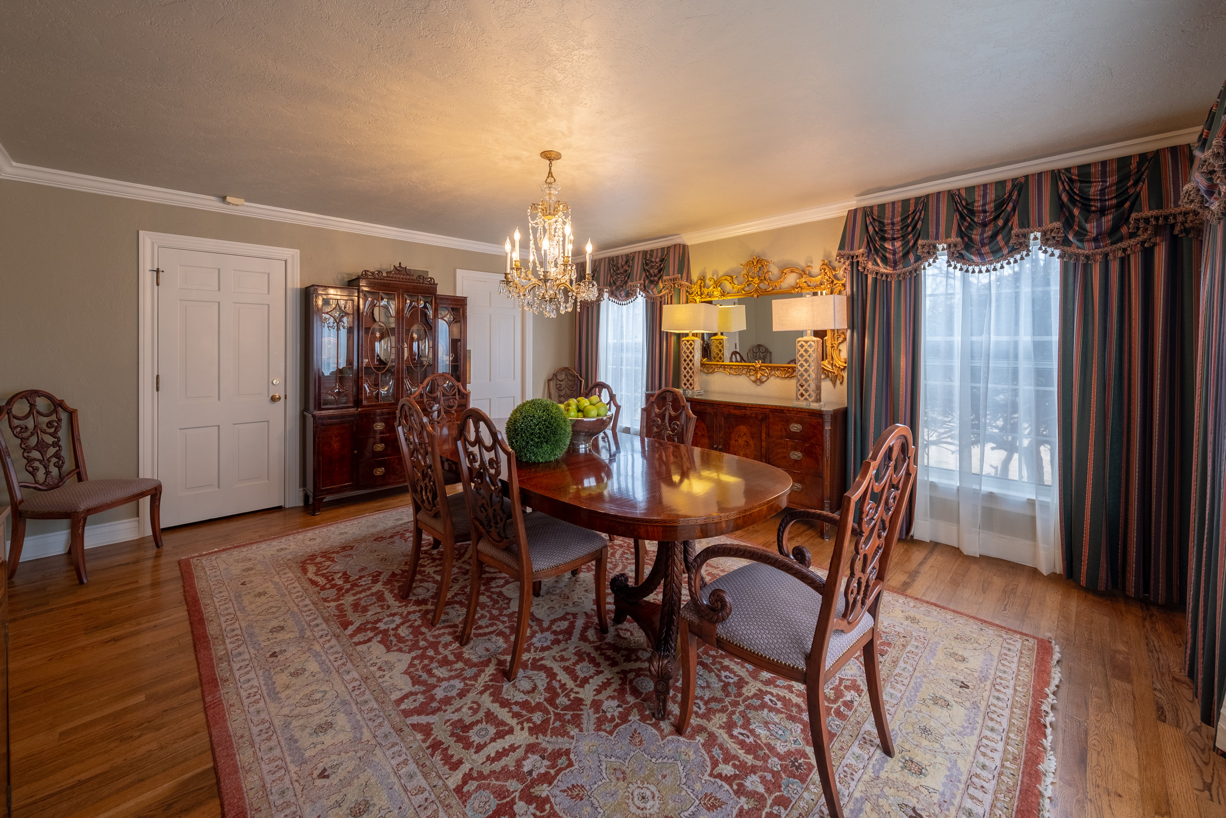 Formal Dining-3.jpg