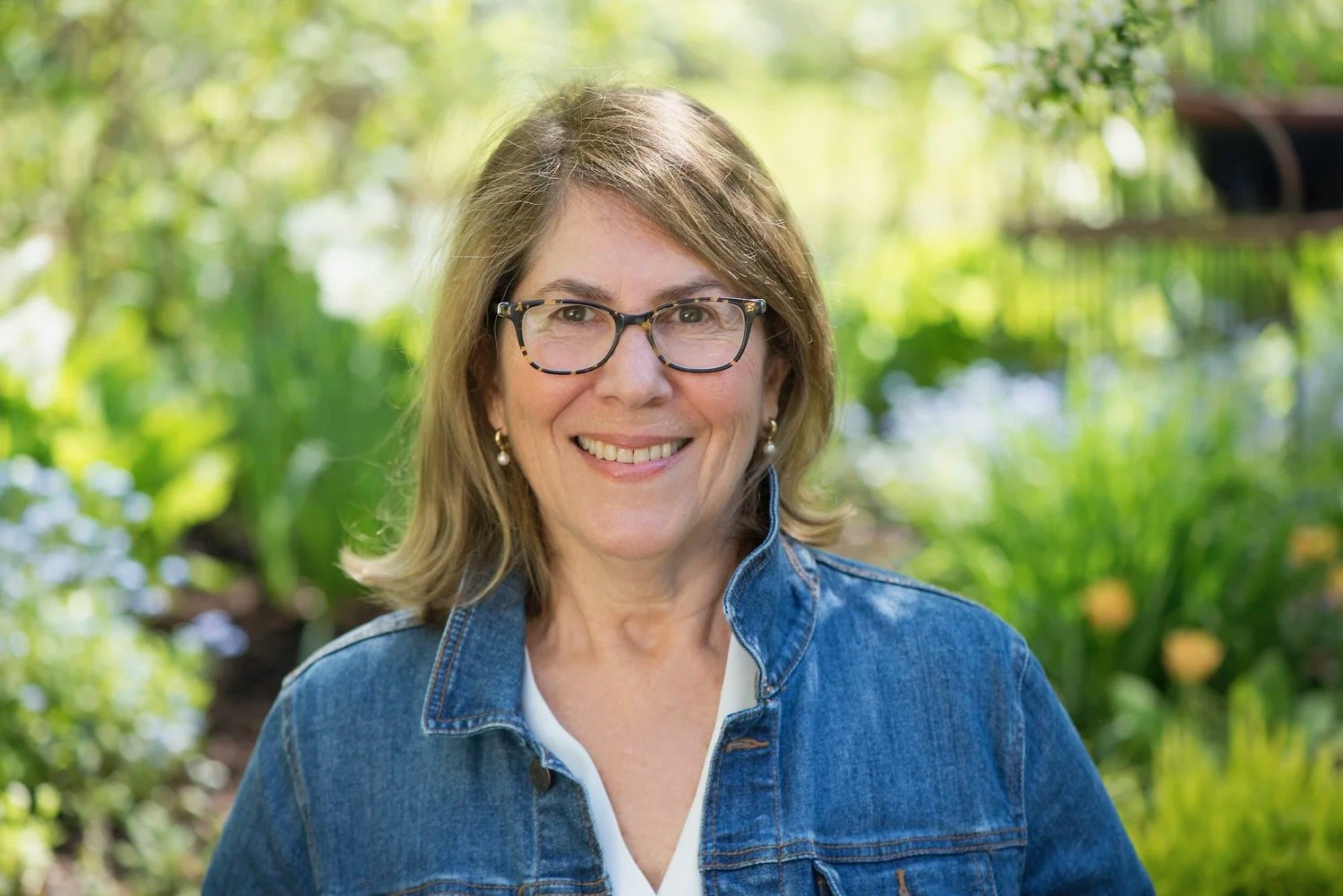 Writers&nbsp;of the Catskills: In Conversation with Elizabeth Lesser (TMWYR Ep. #56)